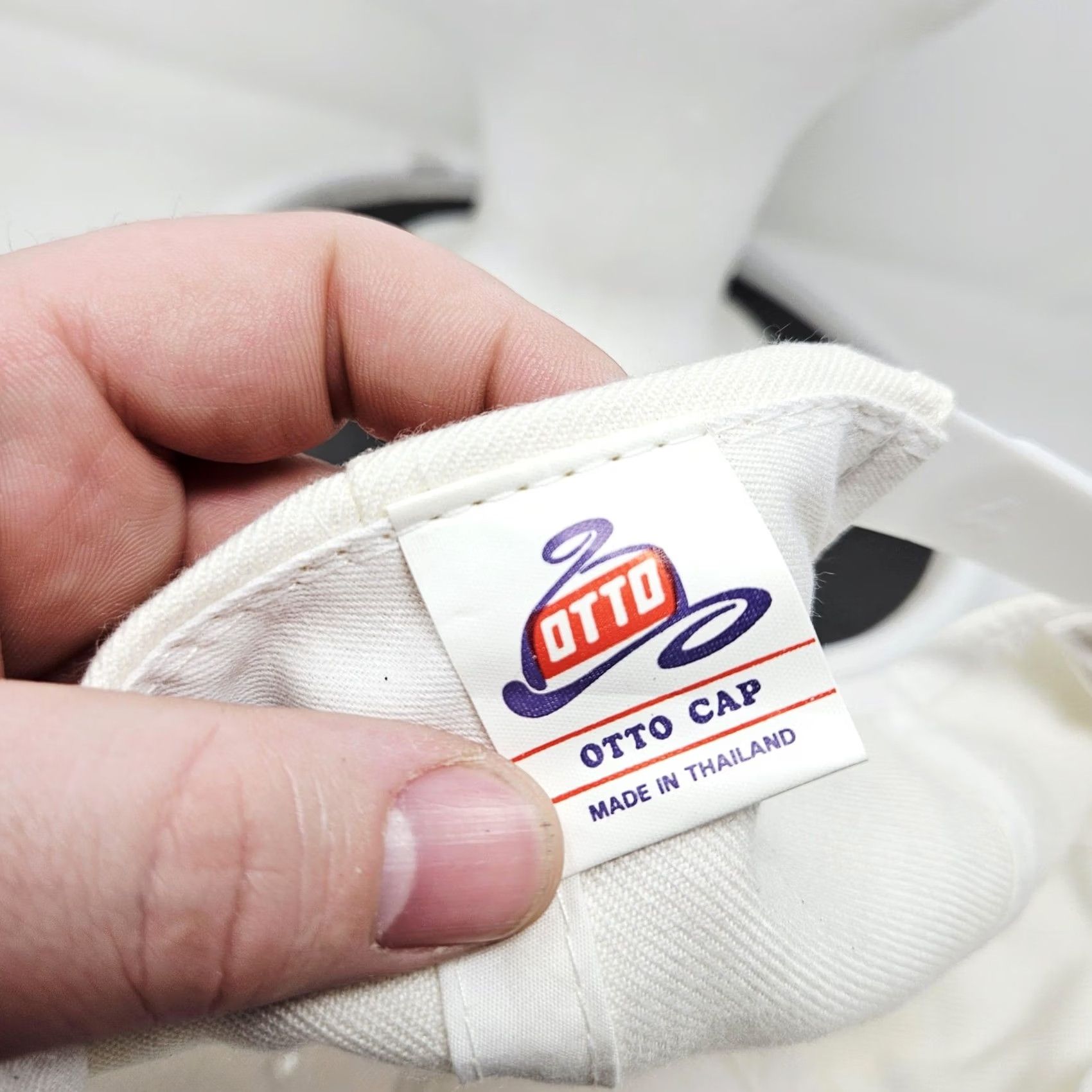 Vintage VINTAGE Otto Cap Tugg Zugg Hat Cap Baseball Snap Back One Size White Mens Tour 2004 Wool Leather Twill Solid Adjustble Casual Spring Summer Fall Size ONE SIZE - 7 Thumbnail