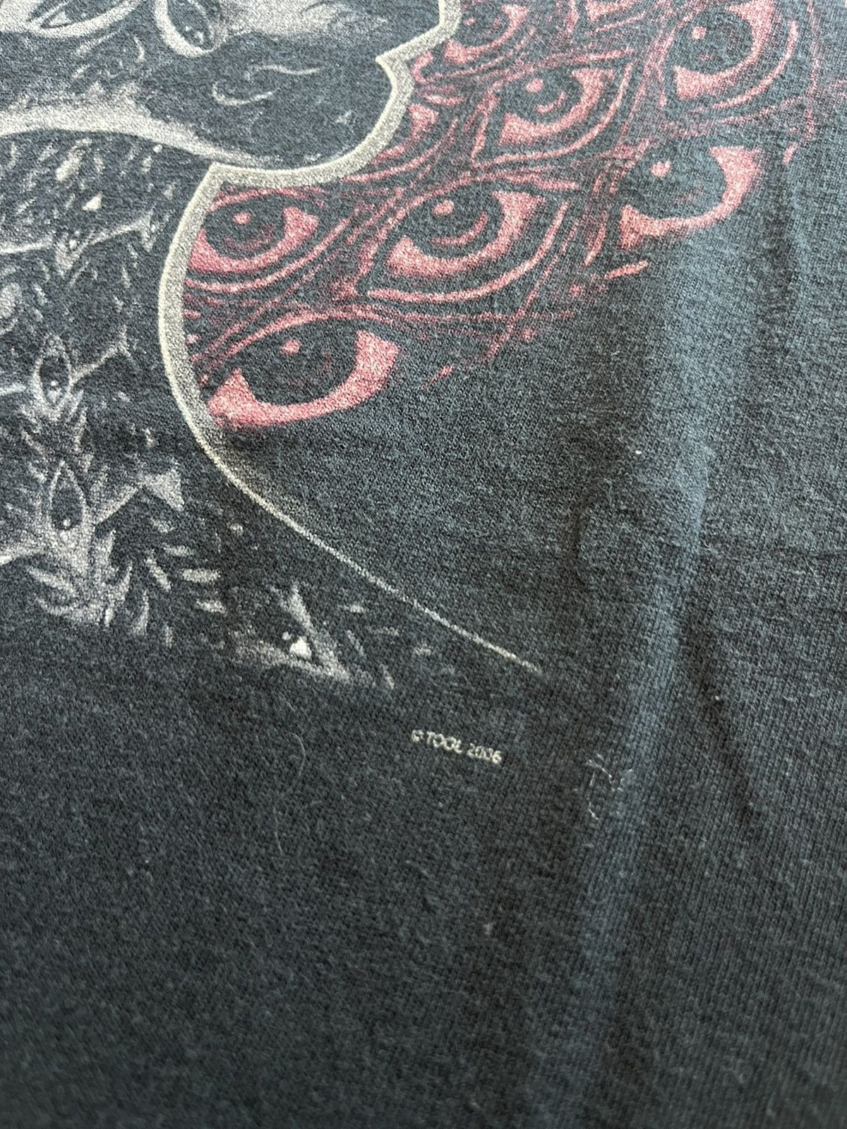 Band Tees Vintage TOOL Band Los Angeles California 2006’s Tshirt Size US XL / EU 56 / 4 - 7 Thumbnail