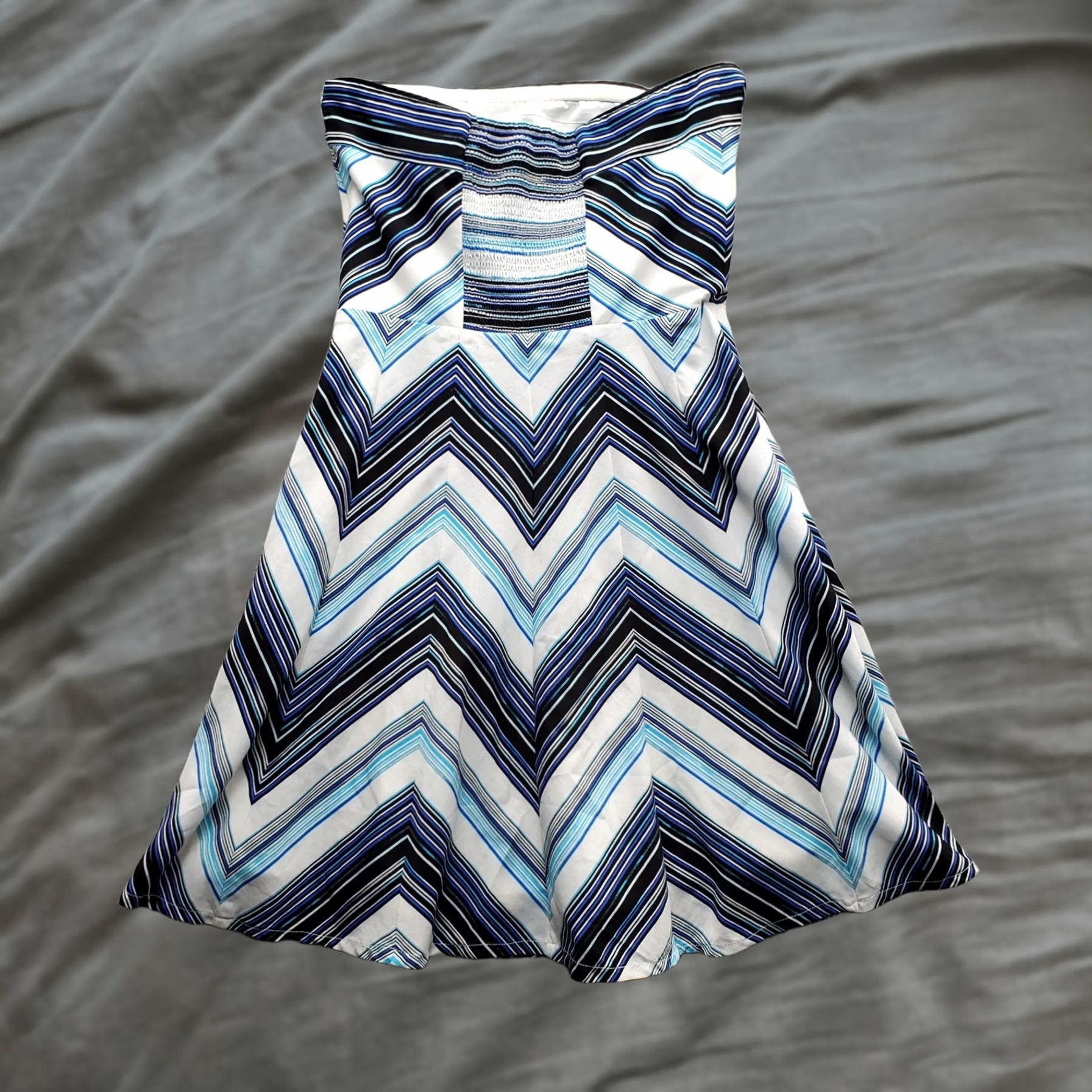 White House Black Market White House Black Market Mini Dress Womens 00 Multi Chevron Print Spaghetti Strap Sleeveless Square Neck Short Dress Size XXS / US 00 / IT 34 - 1 Thumbnail