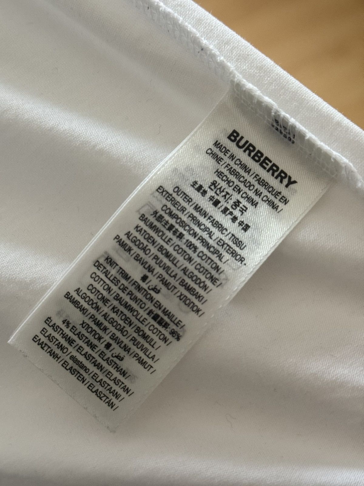 Burberry Burberry White Logo Tee Size L Size US L / EU 52-54 / 3 - 6 Thumbnail