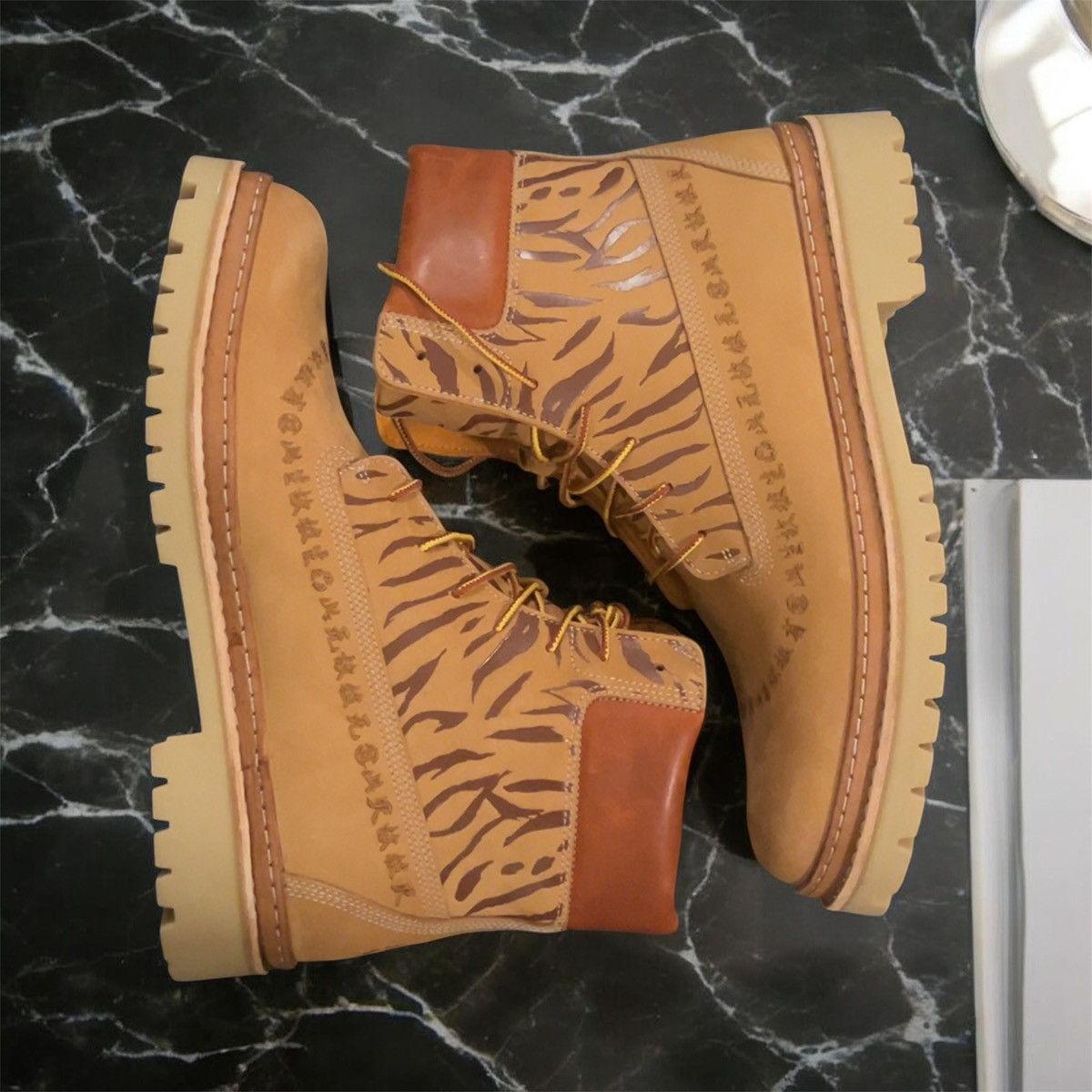 Timberland Timberland × CLOT Edison Chen 6" Premium Boot Size US 10.5 / EU 43-44 - 1 Thumbnail