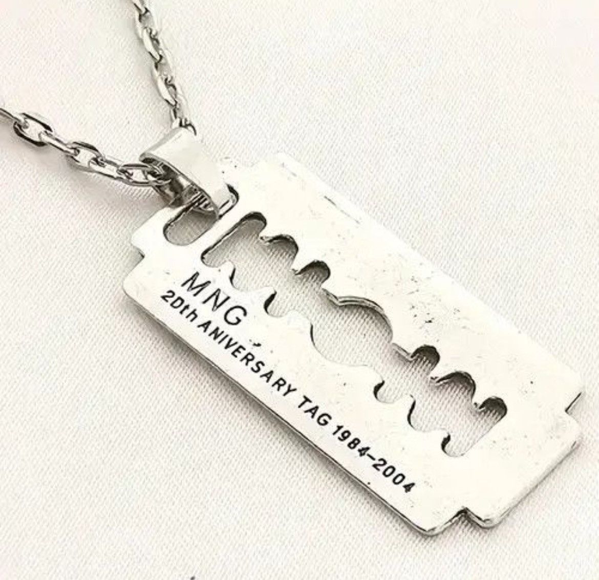 Jewelry Razor Blade Pendant Necklace Size ONE SIZE - 2 Thumbnail
