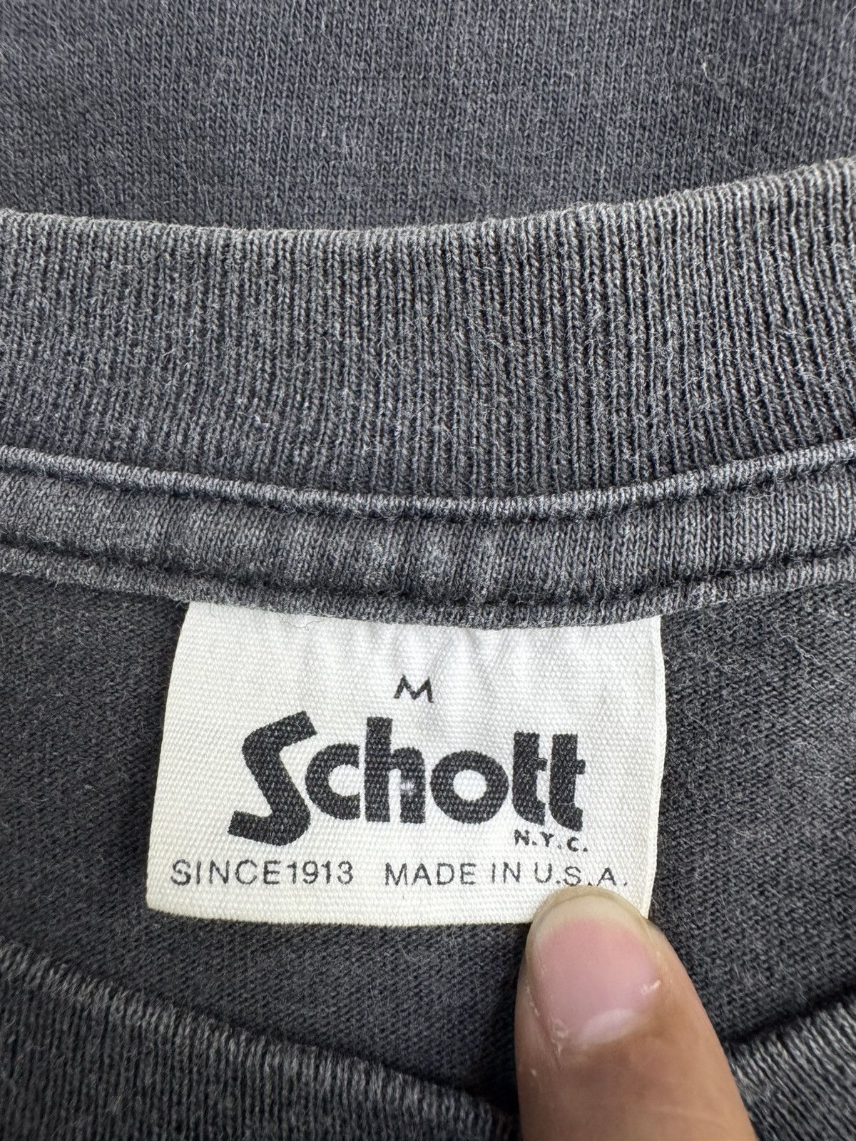 Schott vintage 90s Schott NYC graphic tee in black cotton. Size US M / EU 48-50 / 2 - 6 Thumbnail