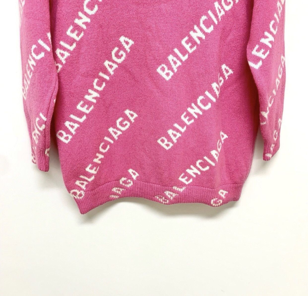 Balenciaga Balenciaga Pink Bullet Logo Sweater 2412-Nextarrow Size US XS / EU 42 / 0 - 4 Thumbnail