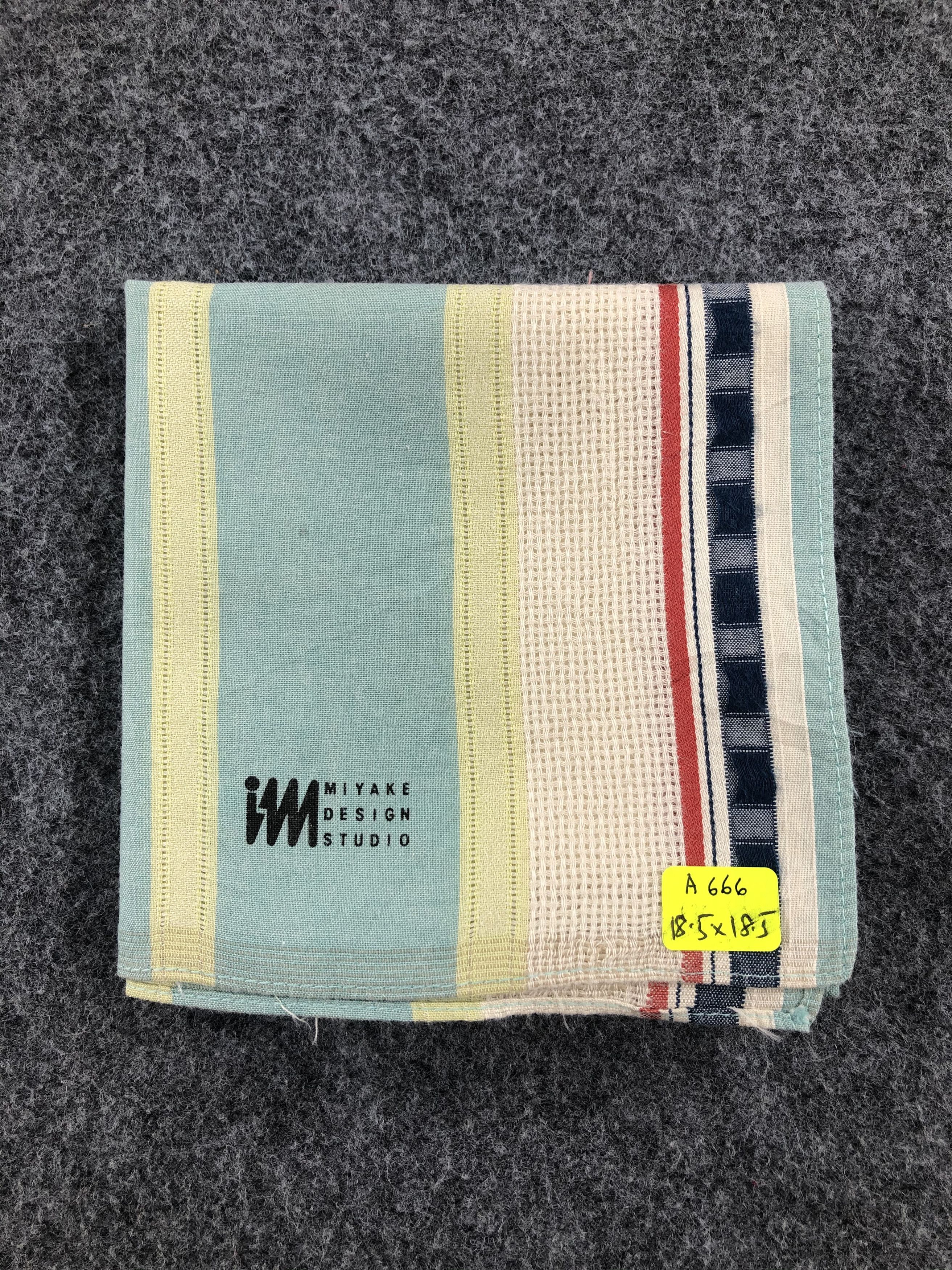 Issey Miyake Issey Miyake Handkerchief / Bandana / Neckerchief Size ONE SIZE - 6 Thumbnail