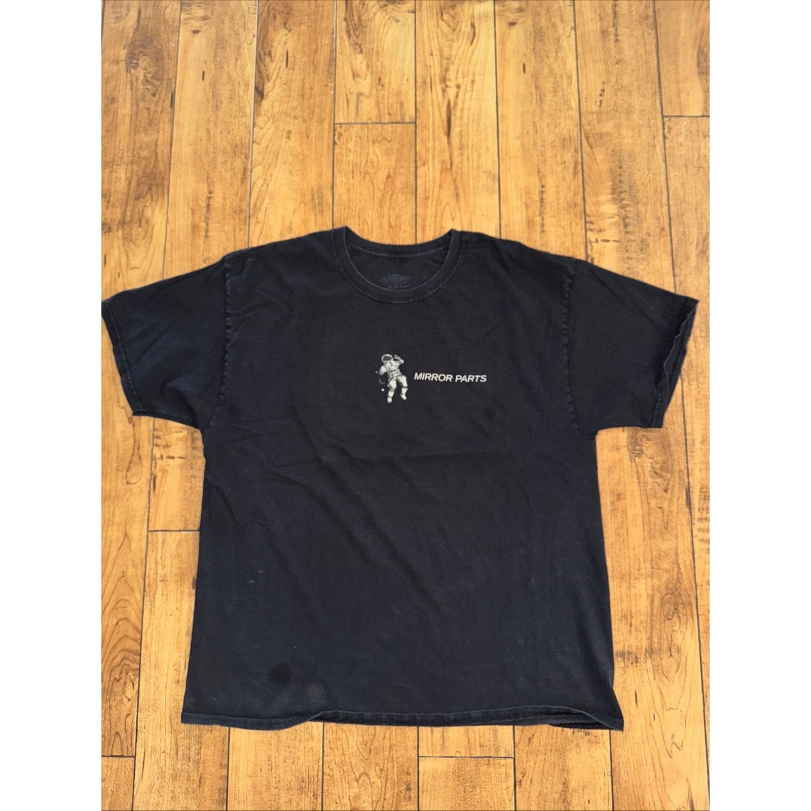 Hypebeast Mirror Parts Astronaut Graphic T-Shirt Black XL 22x27 Size US XL / EU 56 / 4 - 1 Thumbnail