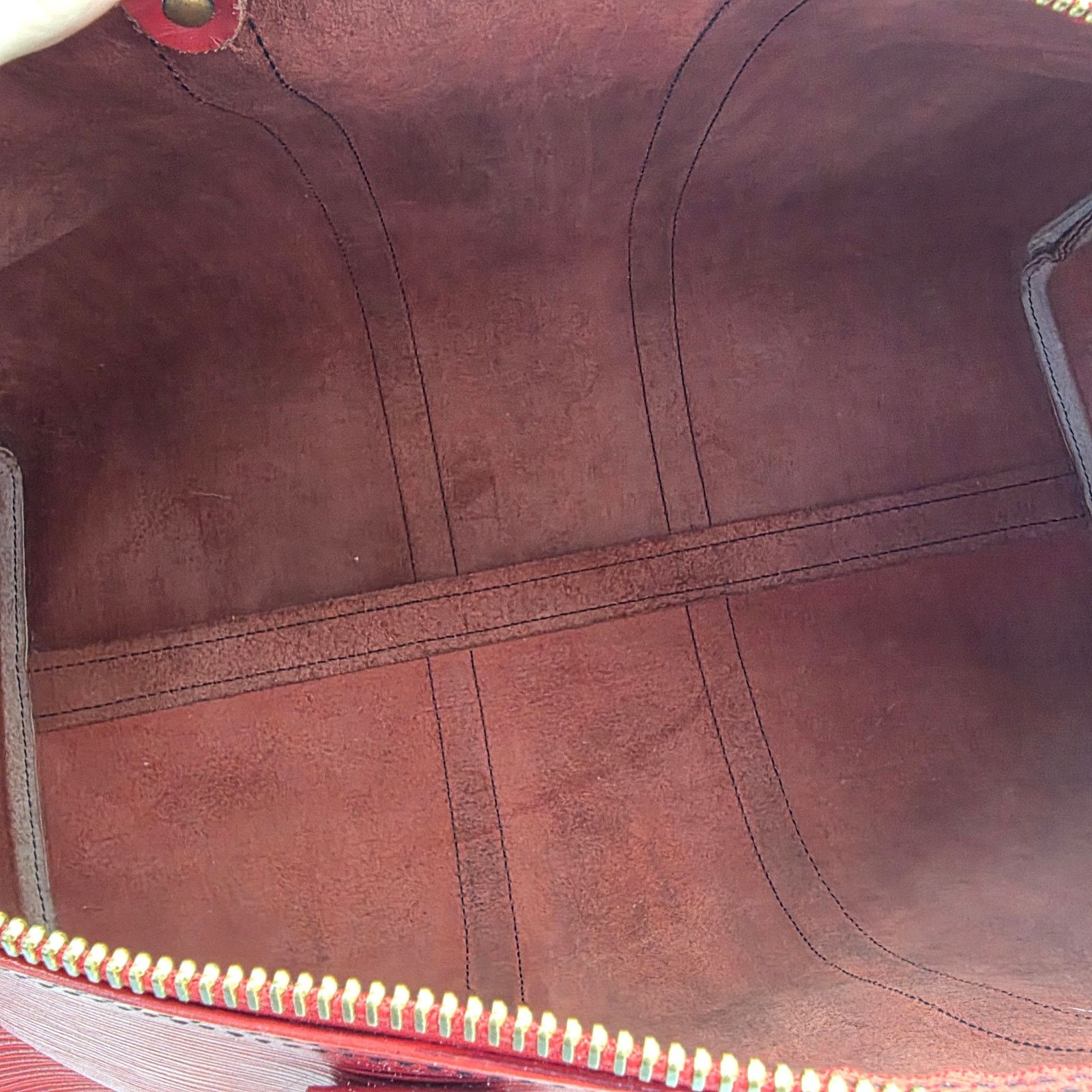 Louis Vuitton Louis Vuitton Keepall 45 in Red Epi Leather Size ONE SIZE - 9 Thumbnail