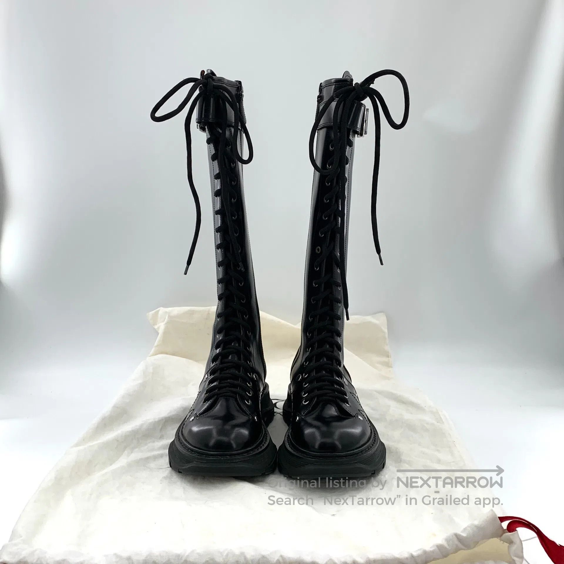 Alexander McQueen Alexander McQueen Black Round Toe Leather Laced Casual Fla Size US 5 / IT 35 - 8 Thumbnail