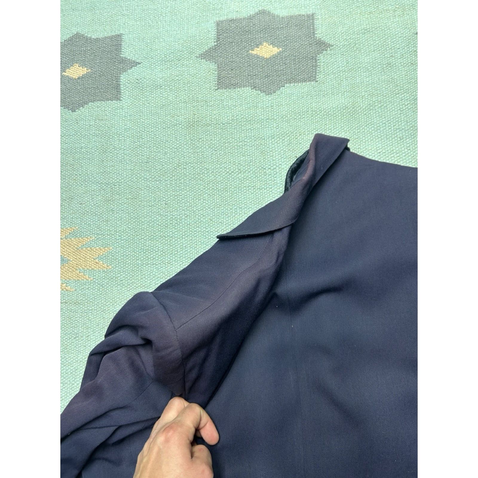 Vintage VINTAGE 1950s sport coat blazer gabardine faded navy blue Union men’s 40? 40 Navy Gabardine Union Mens 1950s Sports Coat Blazer Vintage Mens Size 40R - 8 Thumbnail
