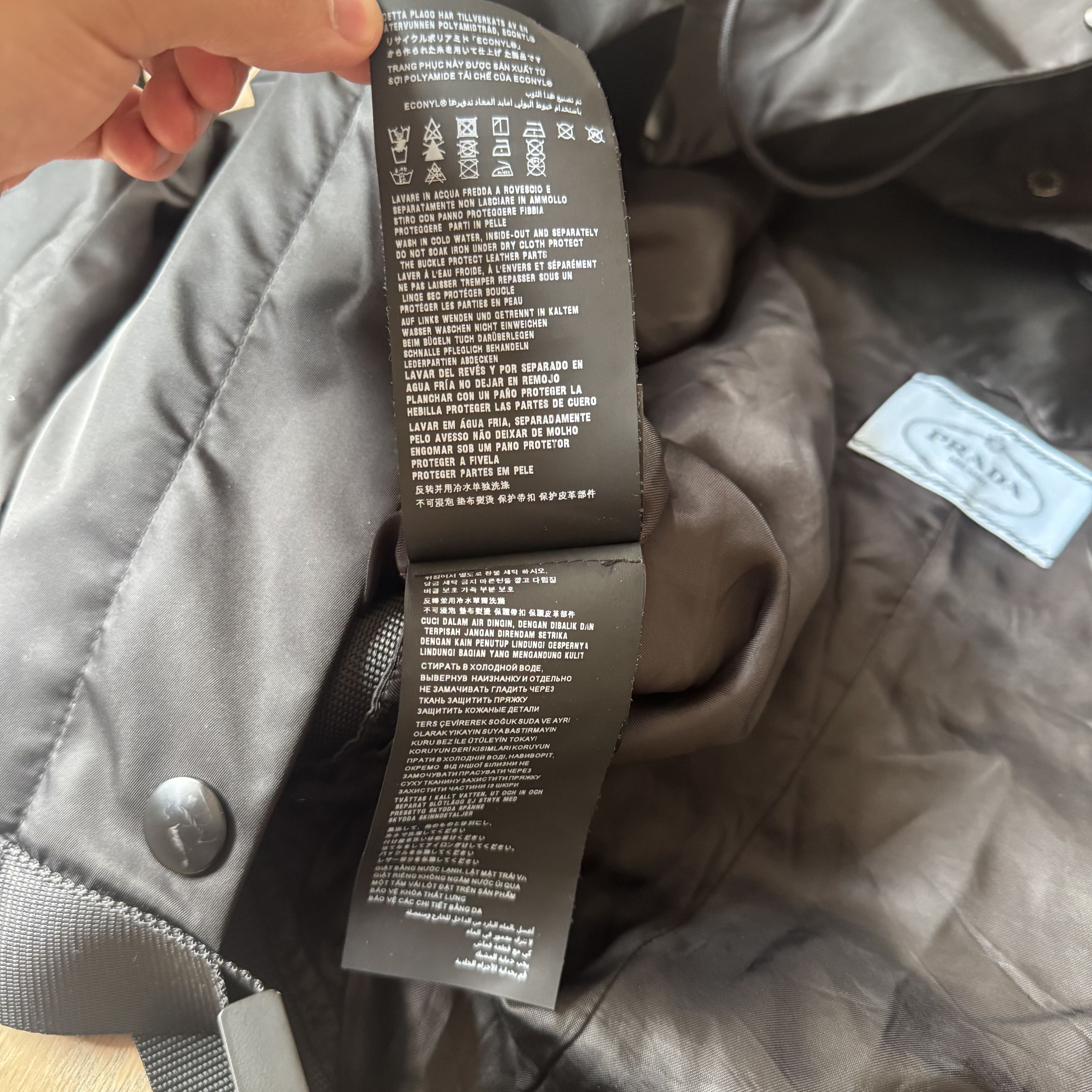 Prada Prada - Re-Nylon Gabardine Blouson Jacket - Black Size S / US 4 / IT 40 - 11 Thumbnail