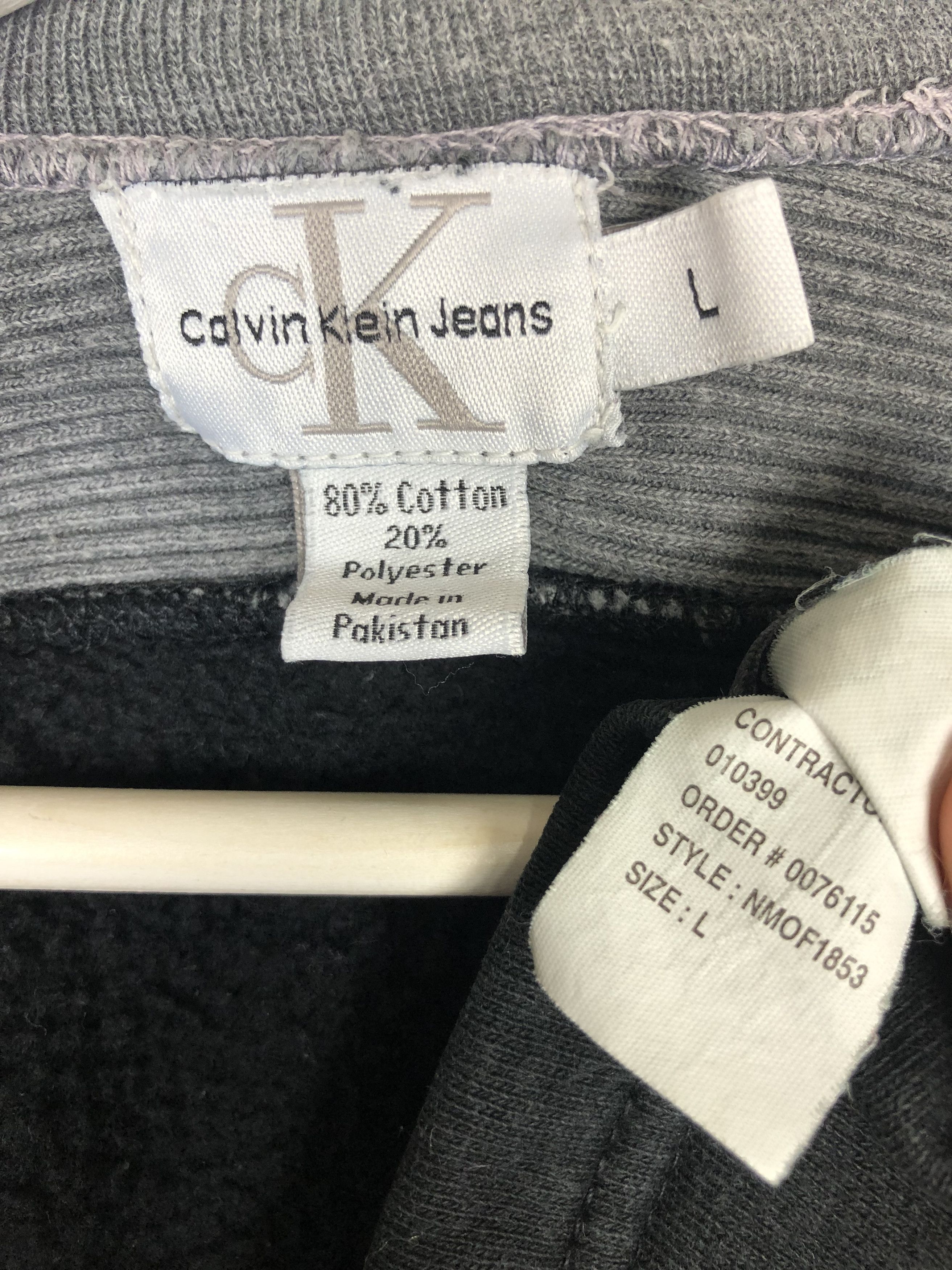 Calvin Klein Calvin Klein Jeans Sweatshirt Center Logo Vintage size L Size US L / EU 52-54 / 3 - 6 Thumbnail