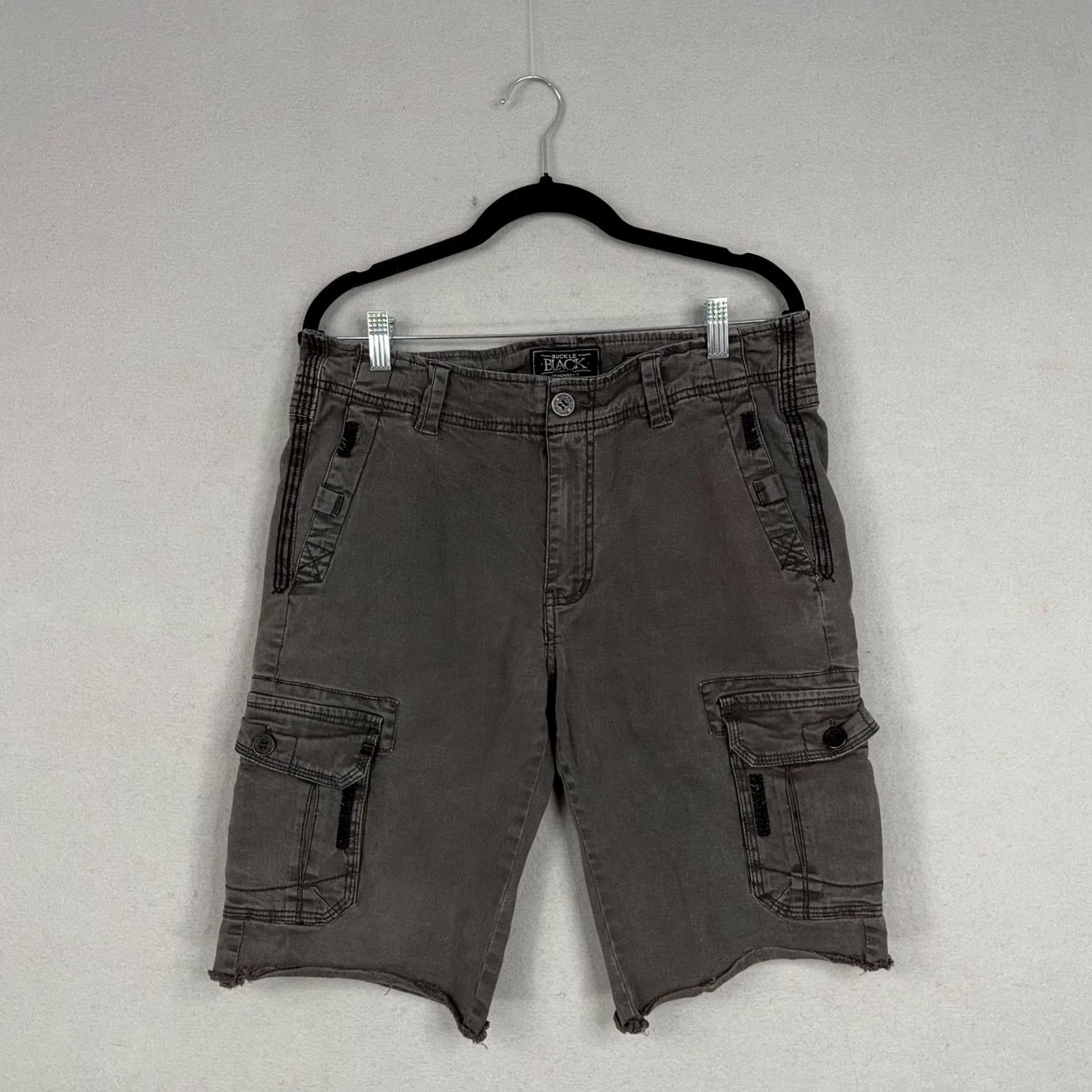 Buckle Black Buckle Black Mens 30 Gray Cargo Shorts Distressed Pockets Grunge Flat Front Zip 11in Inseam Regular Fit Cotton Casual Mens Size US 30 / EU 46 - 2 Thumbnail
