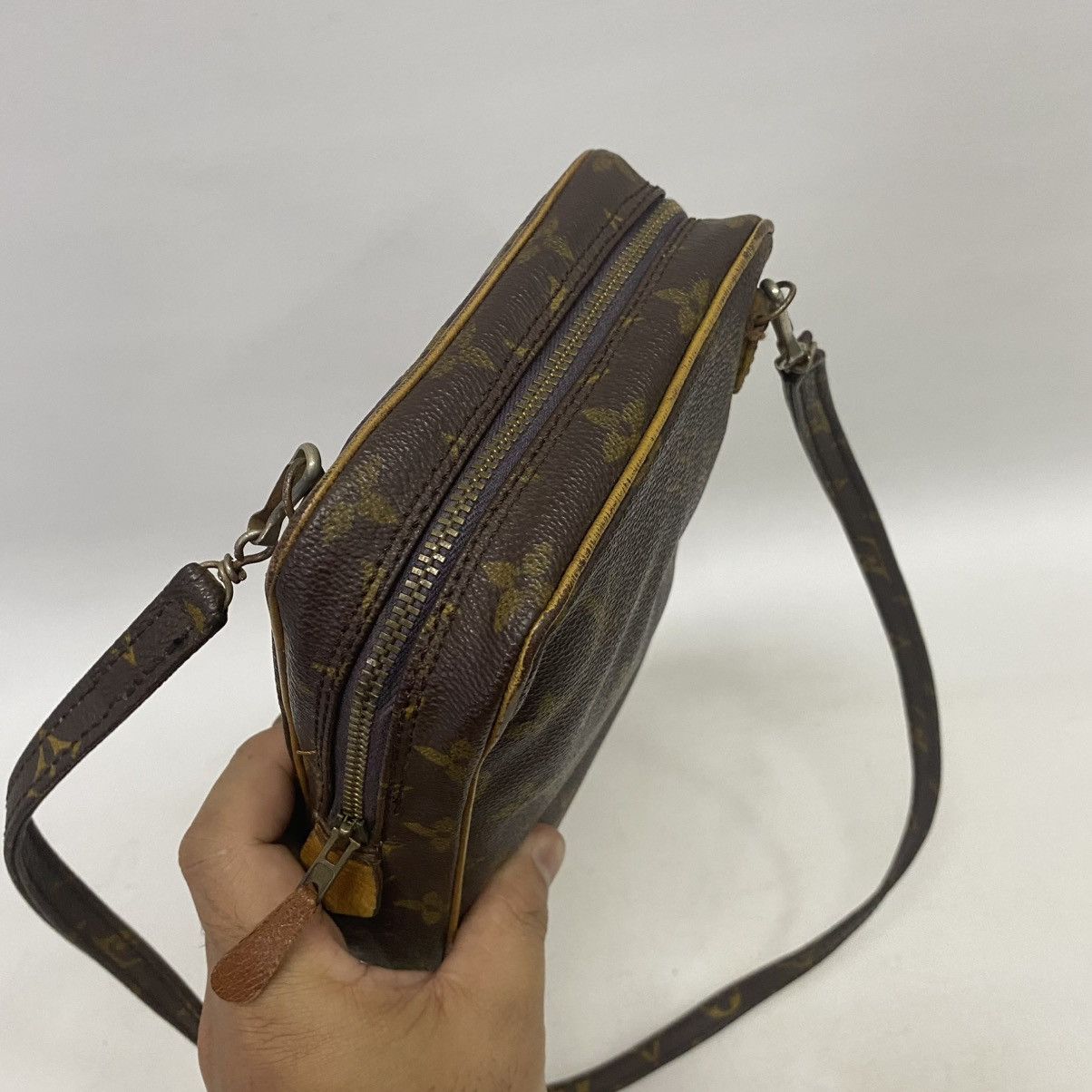 Vintage ‼️YES‼️AUTH. VINTAGE LOUIS VUITTON MINI DANUBE SHOULDER BAG Size ONE SIZE - 7 Thumbnail