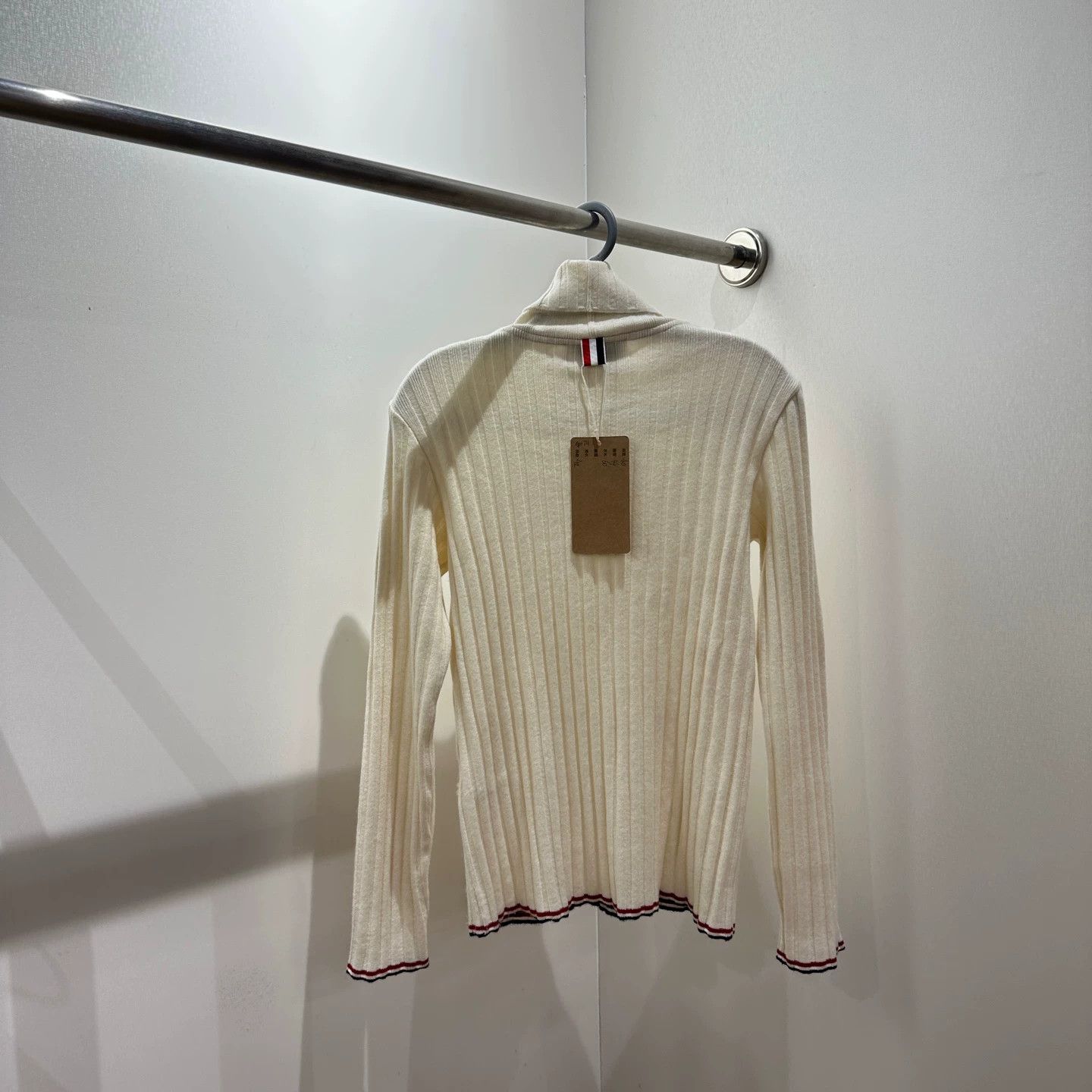 Thom Browne Thom Browne apr721 Cashmere Turtleneck L/S 42 Size M / US 6-8 / IT 42-44 - 2 Thumbnail
