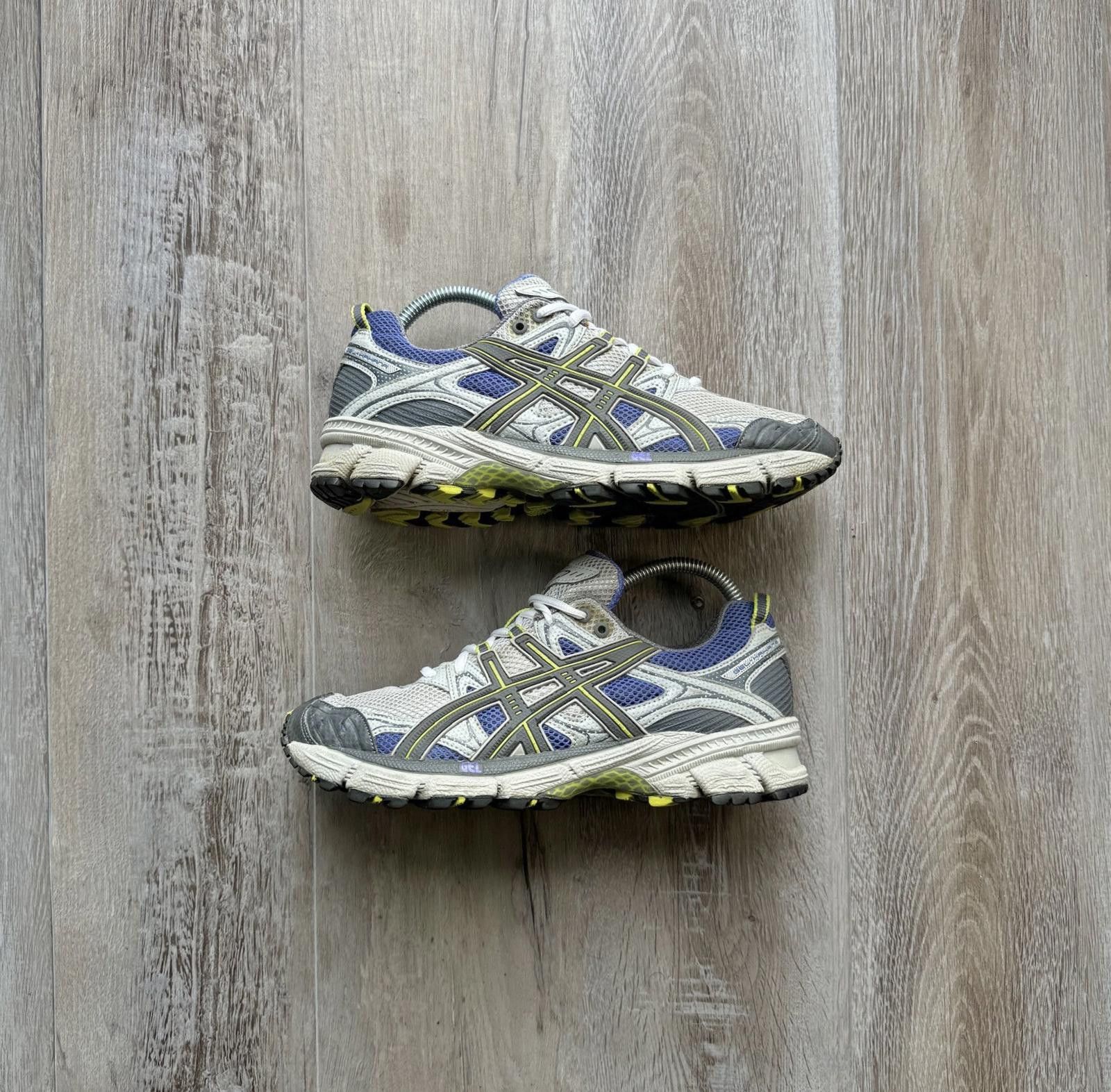 Asics ASICS • GEL-Cumulus 15 "T3D0N" (6M) Size US 6 / EU 39 - 1 Thumbnail