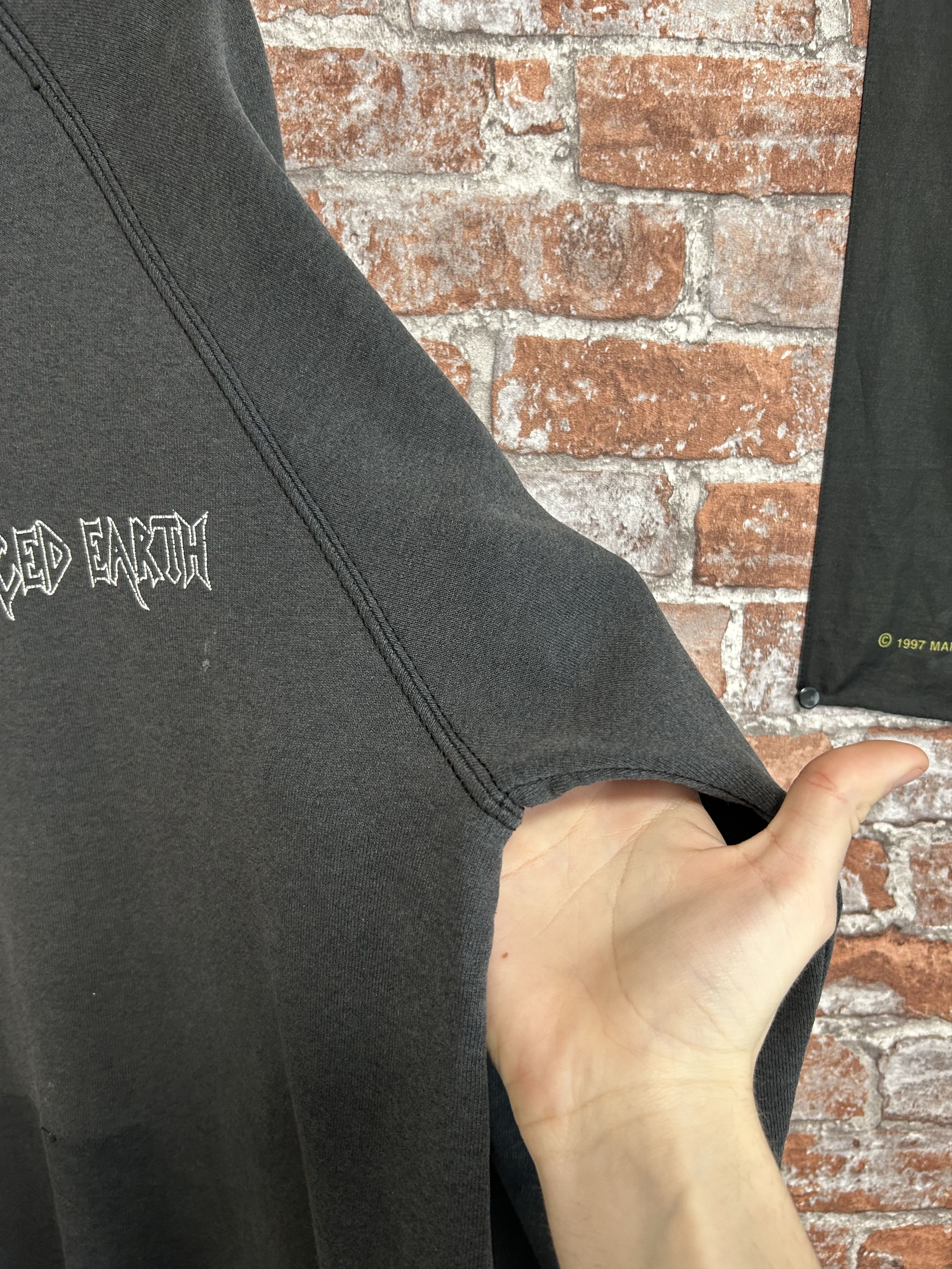 Band Tees Vintage 90s Iced Earth Rock Band Custom Sweatshirt Size US XL / EU 56 / 4 - 6 Thumbnail