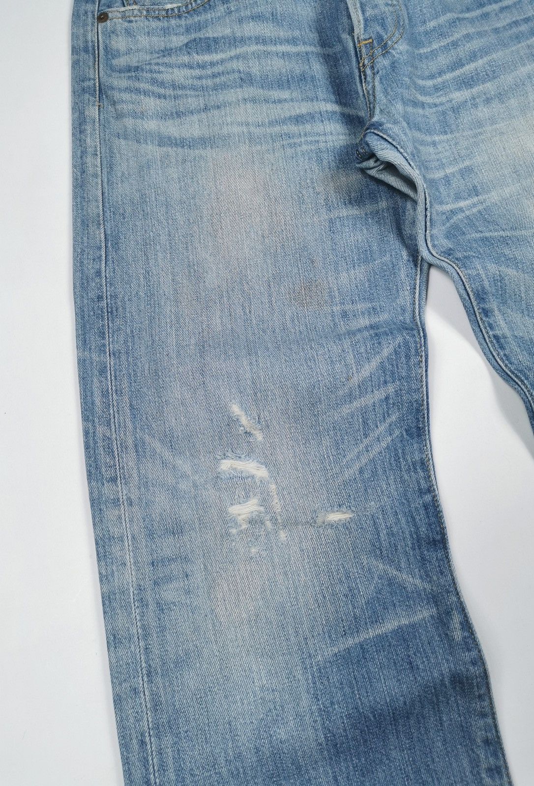 Levi's Vintage Levis 501 Distressed Denim Jeans Size US 32 / EU 48 - 3 Thumbnail