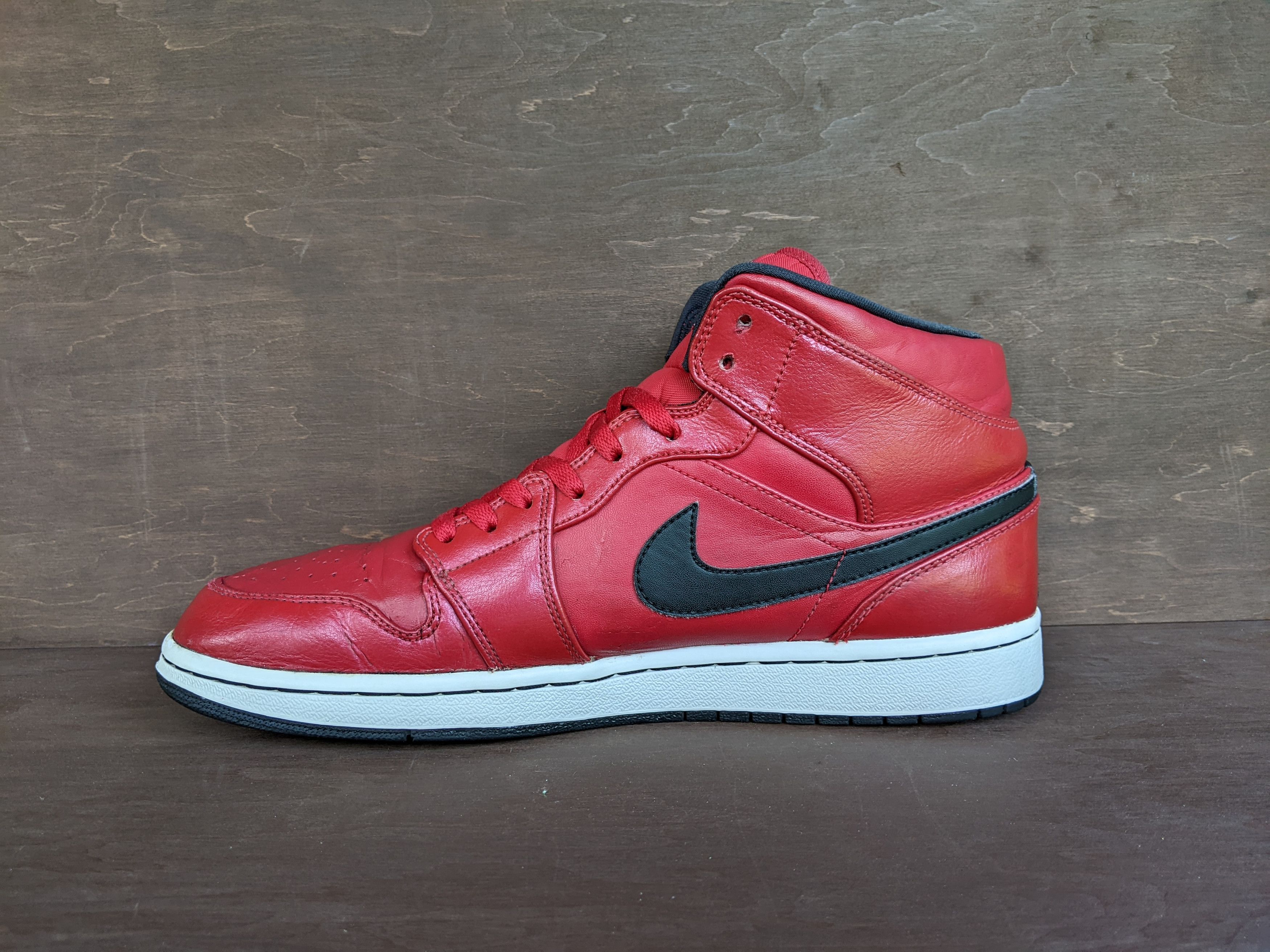 Jordan Brand Nike Air Jordan 1 Mid Gym Red Black Patent US 11 Size US 11 / EU 44 - 2 Thumbnail