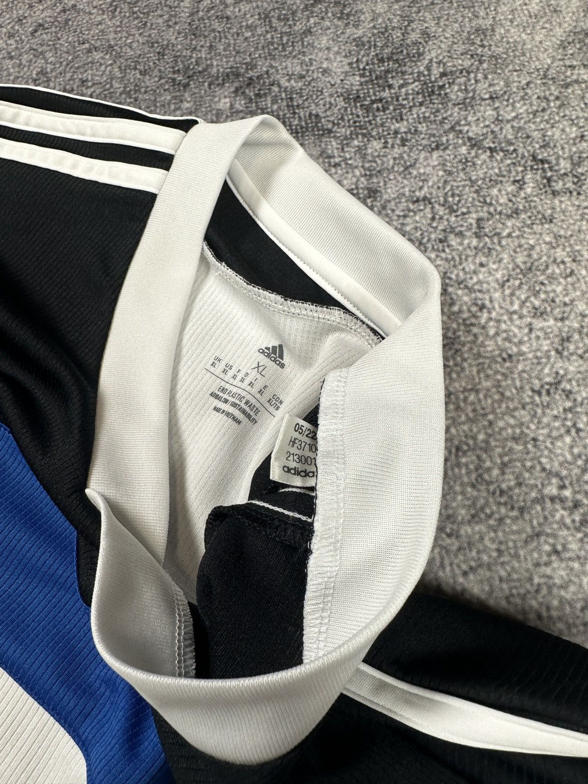 Adidas Adidas Hamburger SV 22/23 Soccer Jersey Streetwear Rare XL Size US XL / EU 56 / 4 - 6 Thumbnail