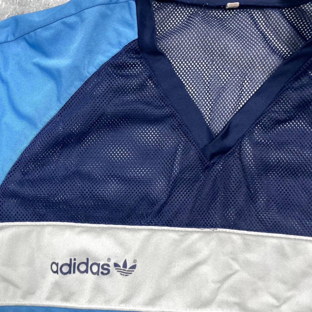 Adidas Vintage 80s Adidas Trefoil Mesh V-Neck T Shirt Blue Size M Size US M / EU 48-50 / 2 - 10 Thumbnail