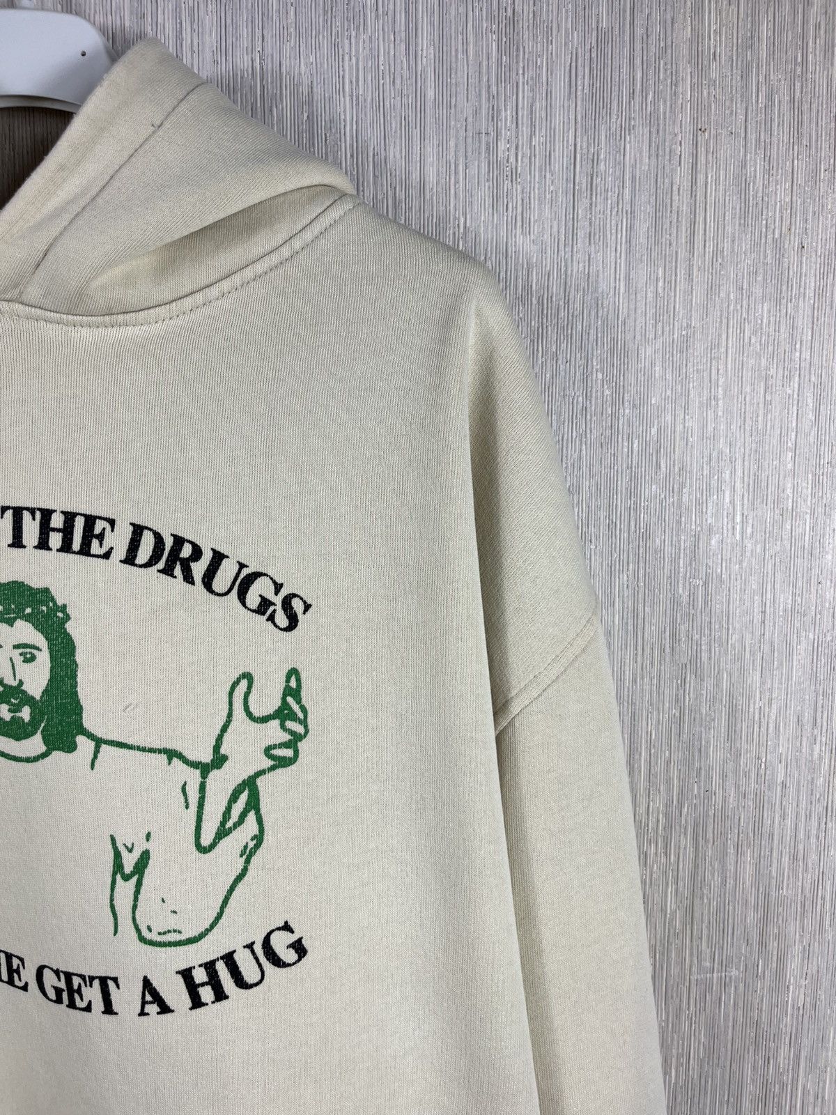 Vintage Vintage Put down the drugs and come get a hug hoodie funny Size US L / EU 52-54 / 3 - 4 Thumbnail