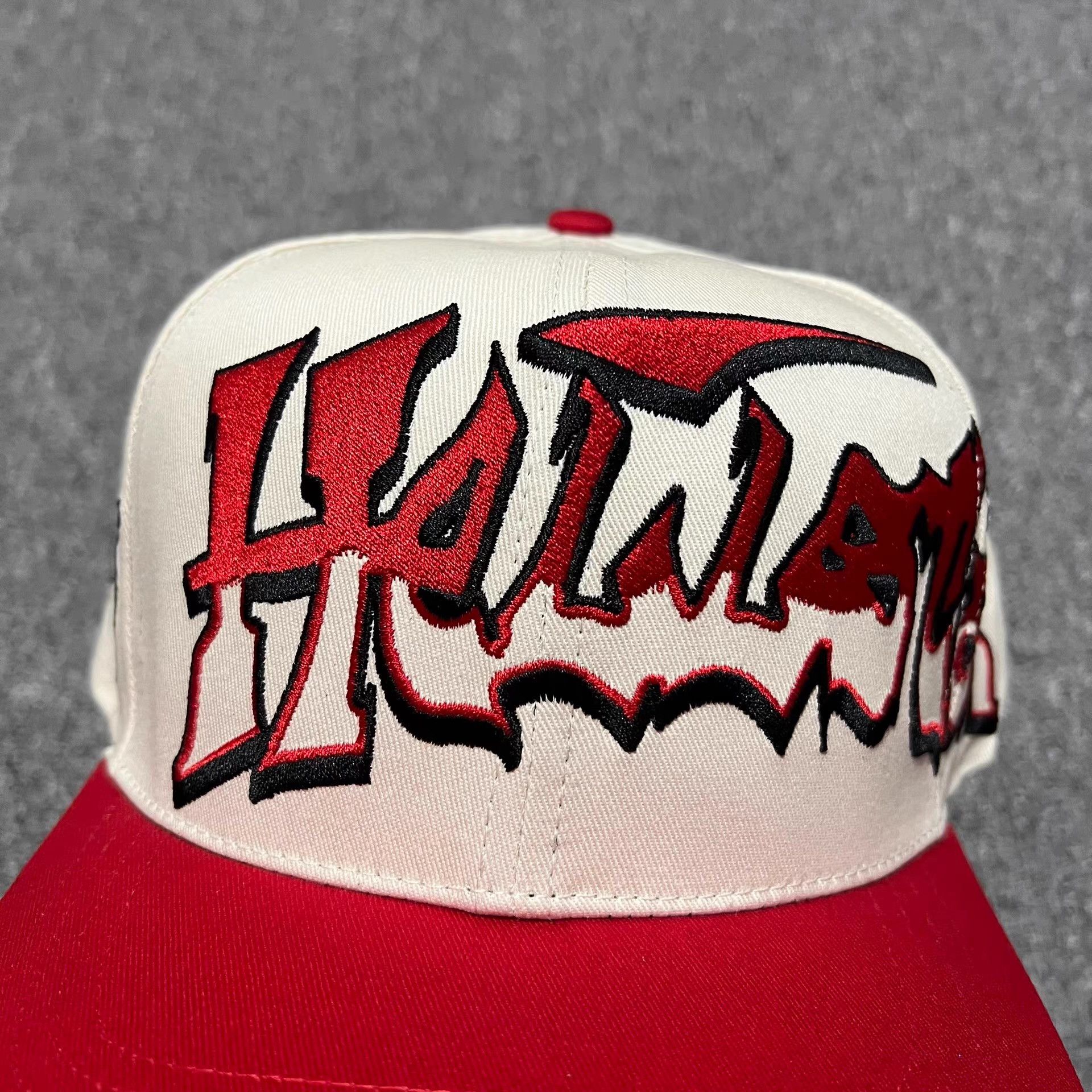 HELLSTAR Hellstar quirky embroidered curved brim baseball cap Q7 Size ONE SIZE - 6 Thumbnail