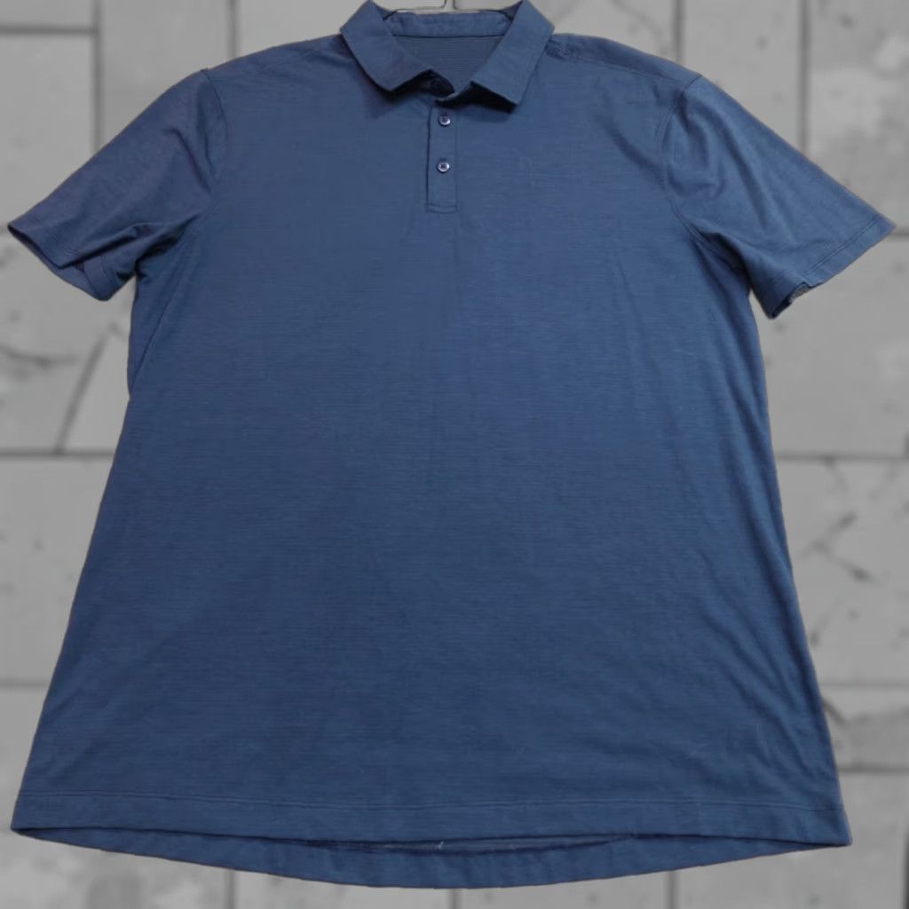 Lululemon Lululemon Polo Shirt Large Blue Solid Short Sleeve Collared Pullover Mens Regular Blemished? Size US L / EU 52-54 / 3 - 1 Thumbnail