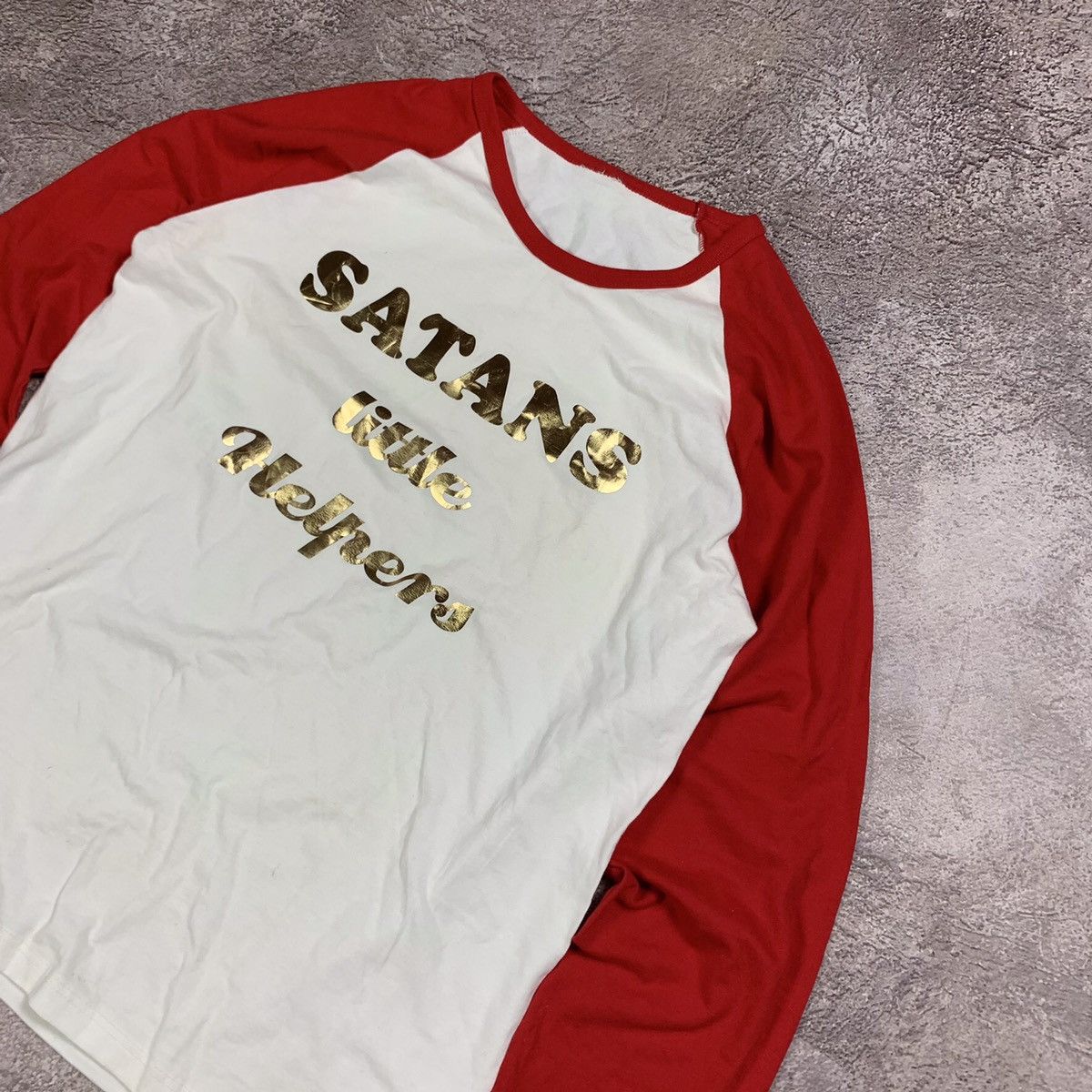 Vintage Vintage Y2K Raglan Graphic Tee Satan Helpers Humor Skate M Size US M / EU 48-50 / 2 - 4 Thumbnail