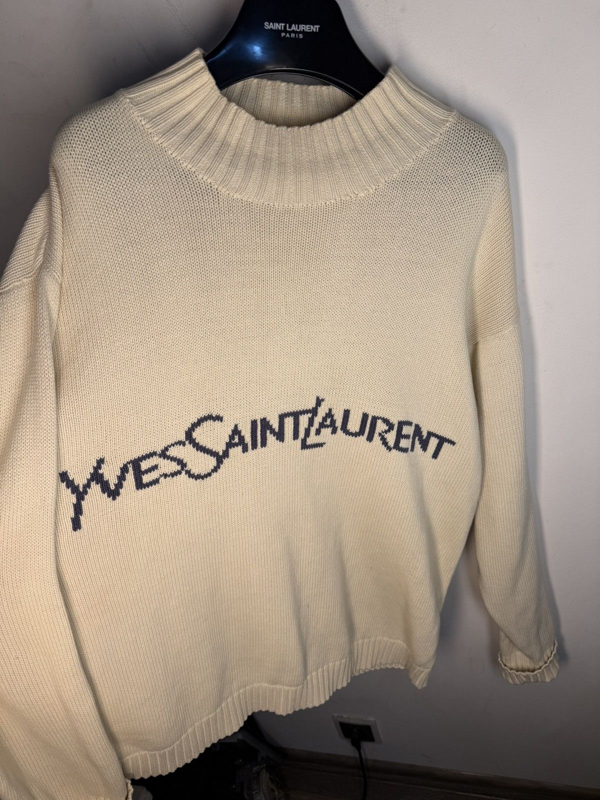 Yves Saint Laurent Cream YSL Sweater Knit Big Logo Turtleneck y2k Sweatshirt Size US L / EU 52-54 / 3 - 3 Thumbnail