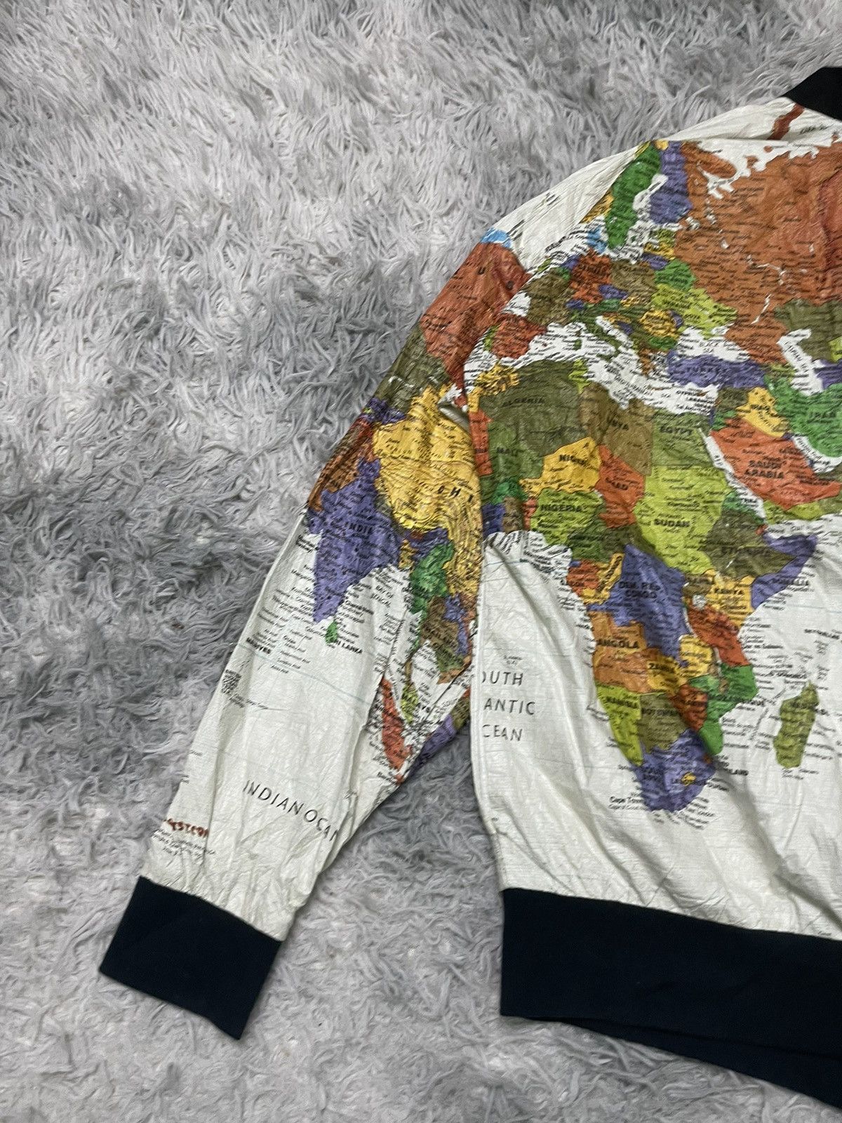 Nirvana VINTAGE 90s WORLD MAP JACKET KURT COBAIN BY LESLIE JORDAN Size US M / EU 48-50 / 2 - 17 Thumbnail