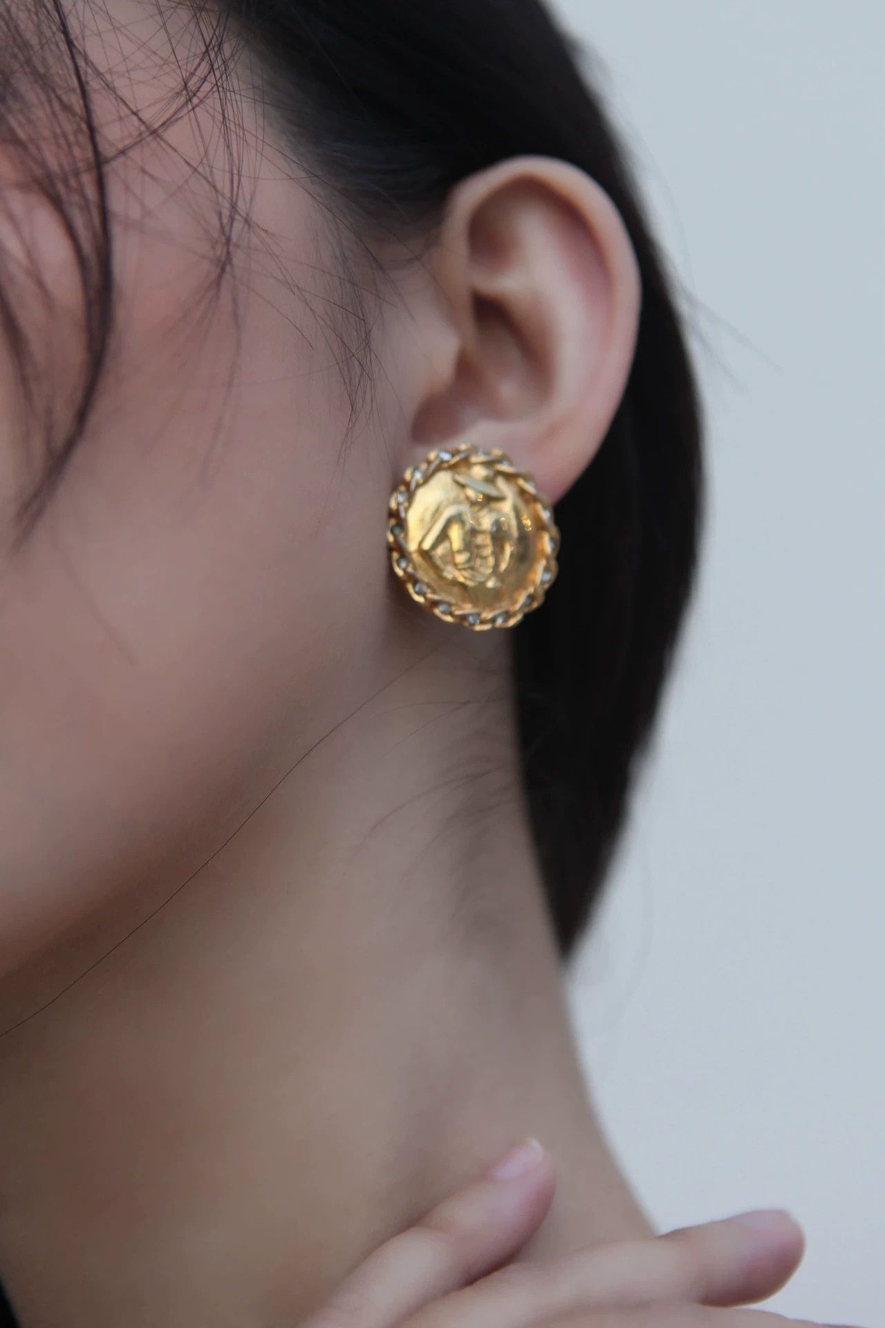 Chanel Chanel Coco Relief Crystal Embellished Women's Ear Clips Size ONE SIZE - 3 Thumbnail