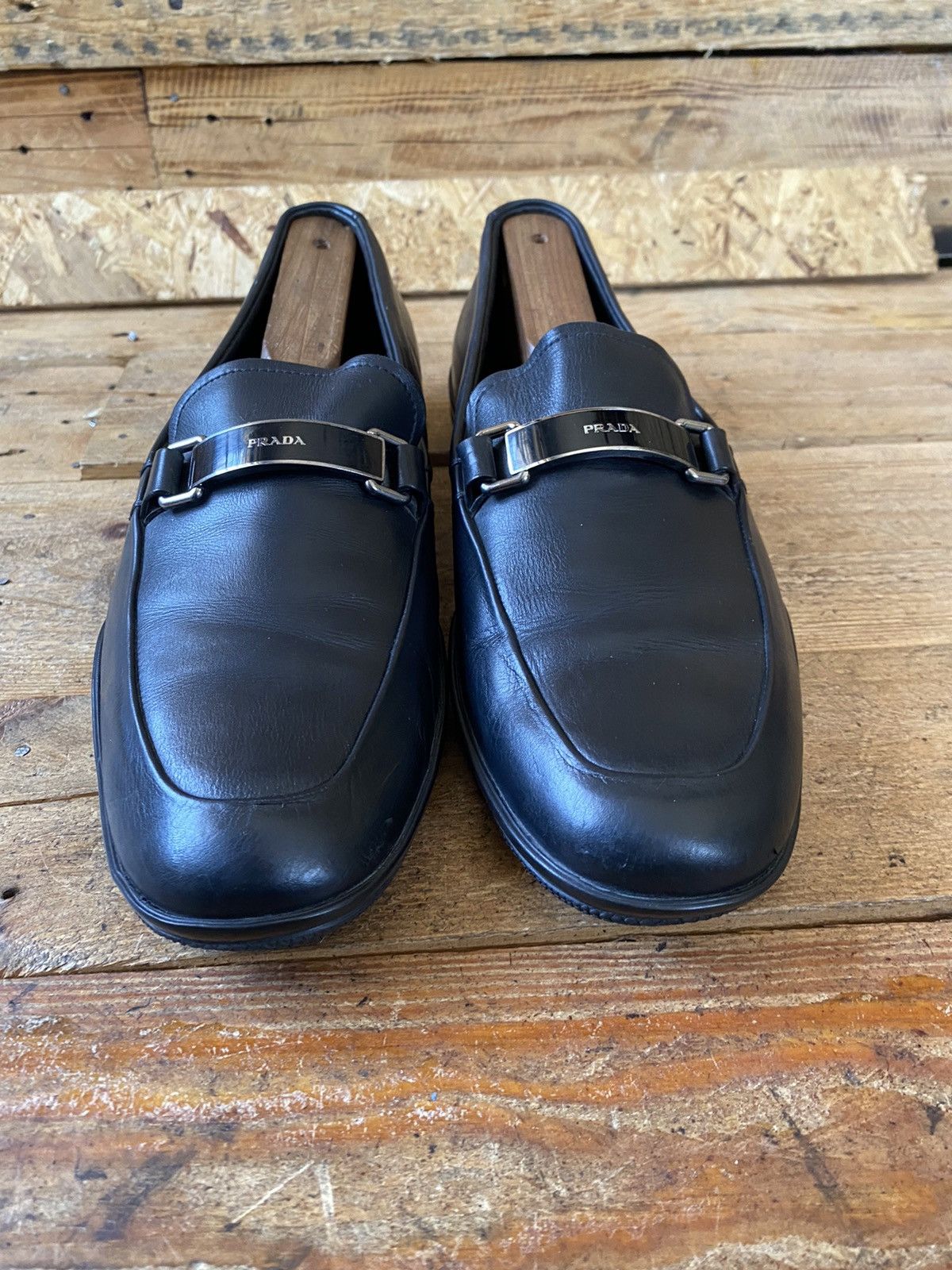 Prada Prada horsebit black leather logo loafers sz uk6.5 Size US 7.5 / EU 40-41 - 3 Thumbnail