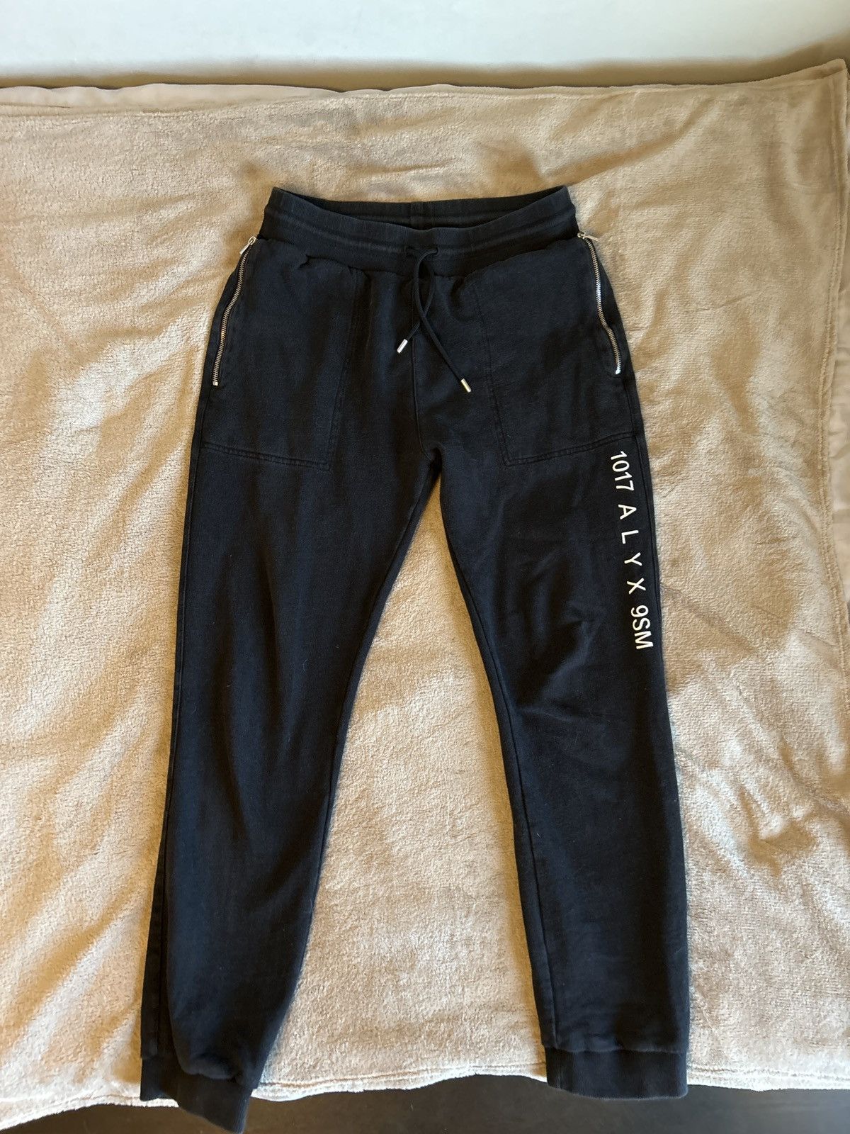 1017 ALYX 9SM 1017 ALYX 9SM Sweatpants Size US 32 / EU 48 - 1 Thumbnail