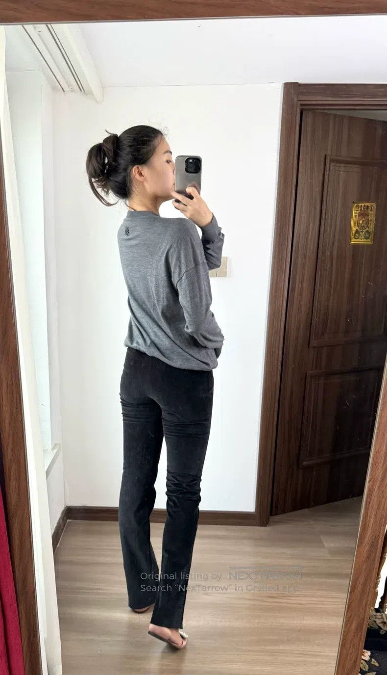 Loewe Loewe Cashmere sweater with letter logo design on the back Size XS / US 0-2 / IT 36-38 - 3 Thumbnail