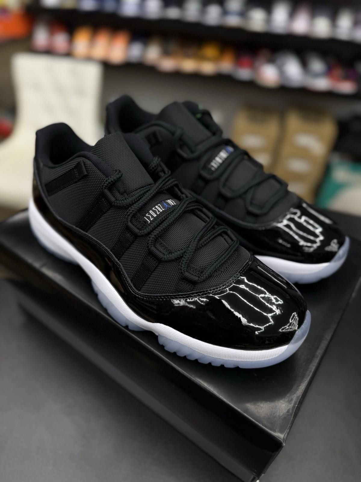 Jordan Brand Nike Air Jordan 11 Retro Low Space Jam FV5104-004 Size 13 Size US 13 / EU 46 - 5 Thumbnail