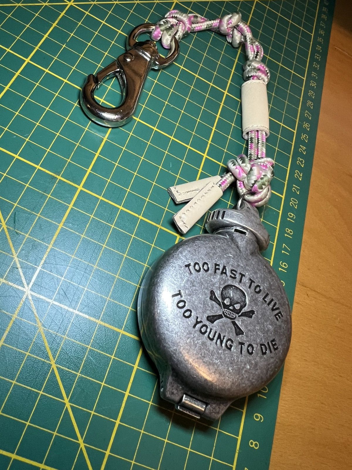 Vivienne Westwood Rare Vivienne Westwood skull braided portable ash catcher Size ONE SIZE - 1 Thumbnail