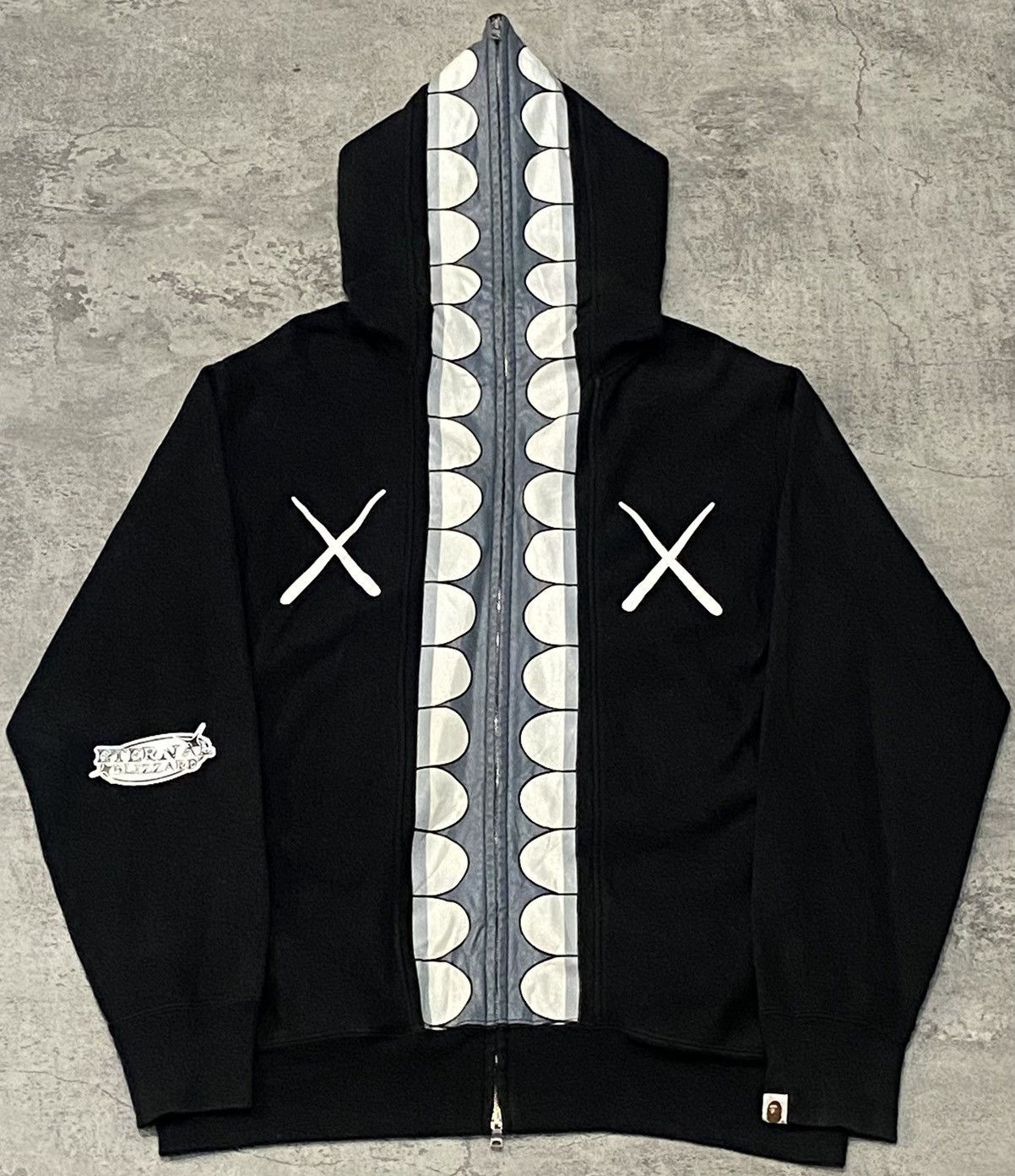 Bape × Kaws Bape X Kaws Black Hoodie Chomper Size US L / EU 52-54 / 3 - 1 Thumbnail