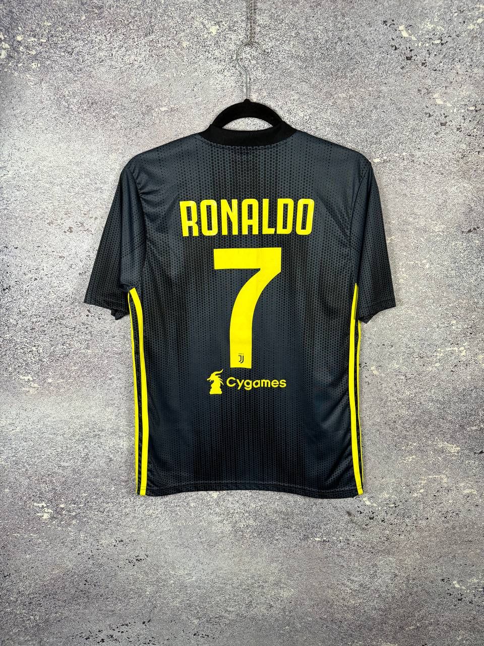 Other RONALDO Vintage Juventus 2018/19 Third Fan Soccer Jersey Size US XS / EU 42 / 0 - 2 Thumbnail