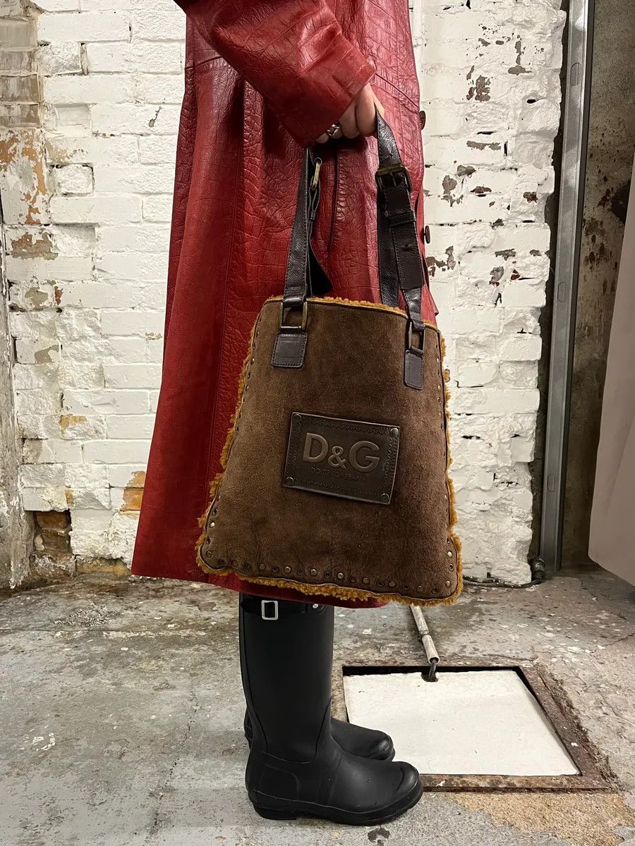 Dolce & Gabbana 2000s Dolce & Gabbana Studded Brown Shearling Leather Handle Bag Size ONE SIZE - 2 Thumbnail