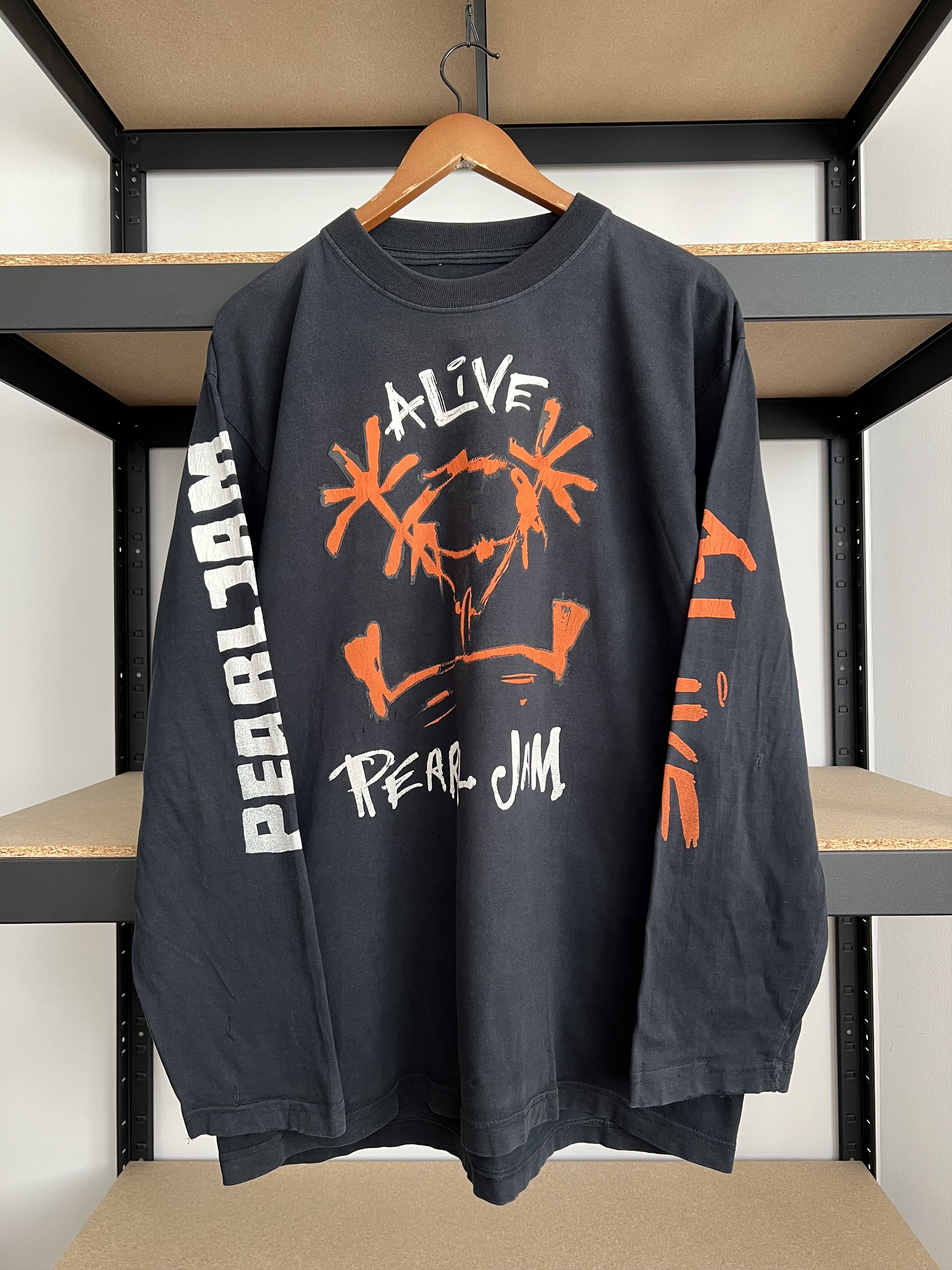 Band Tees Vintage 90s Pearl Jam Alive Black Long Sleeve T-shirt Size US XL / EU 56 / 4 - 1 Thumbnail