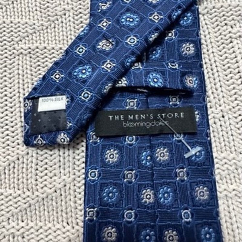 Bloomingdale's Bloomingdale's blue floral print silk tie Size ONE SIZE - 2 Thumbnail