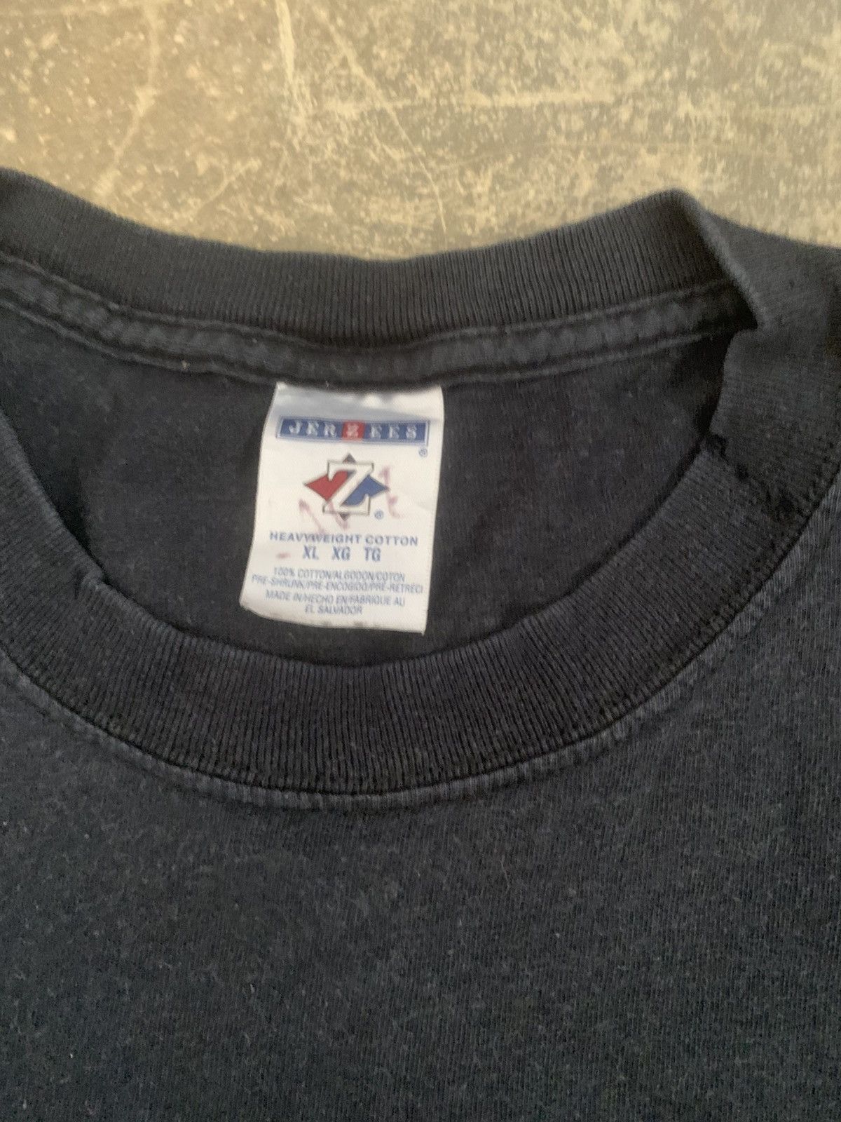 Vintage HALO 3 Logo T-Shirt Original vintage gaming aesthetic. Size US XL / EU 56 / 4 - 5 Thumbnail