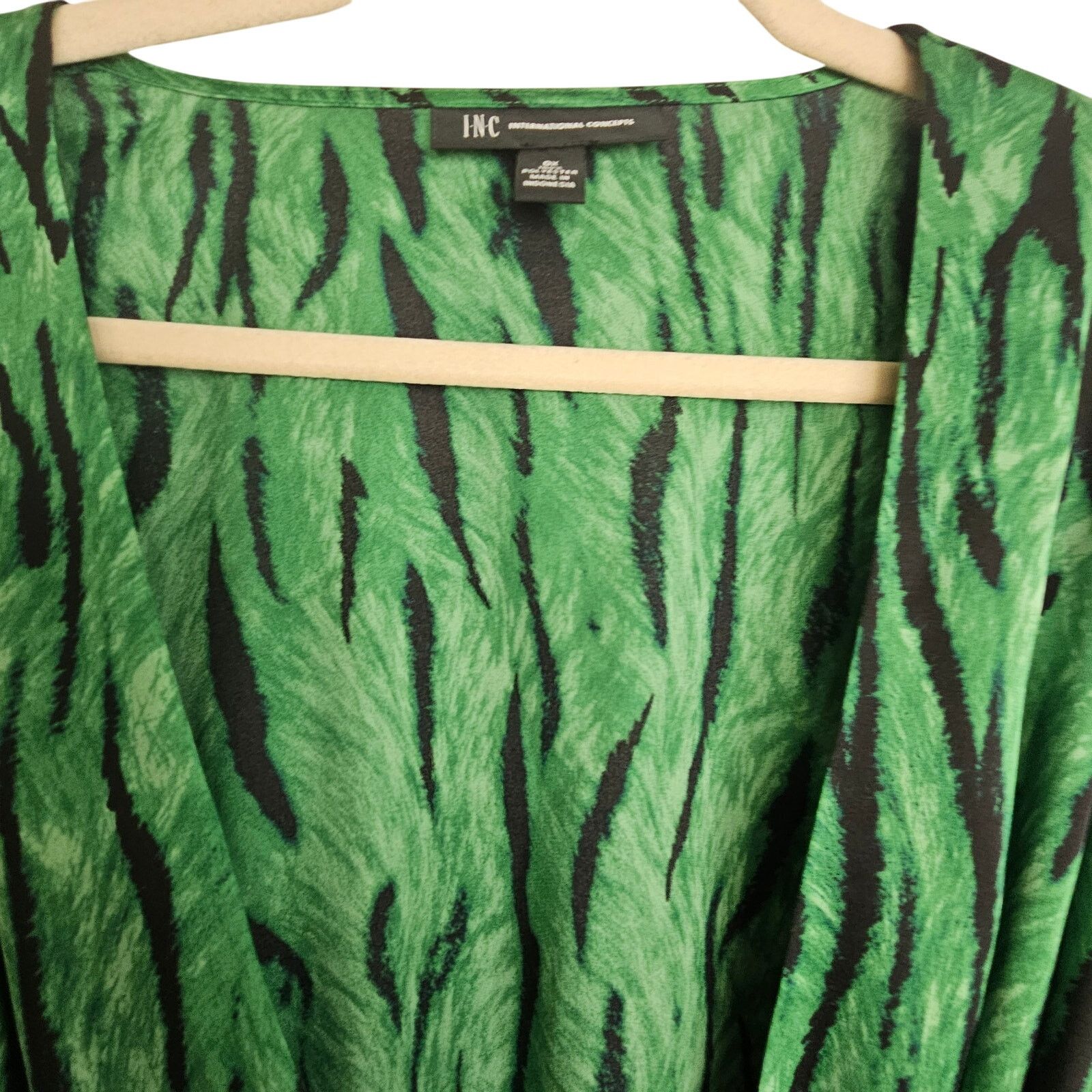 CNCPTS INC International Concepts Womens Blouse Zebra Satin Wrap Size XL / US 12-14 / IT 48-50 - 3 Thumbnail