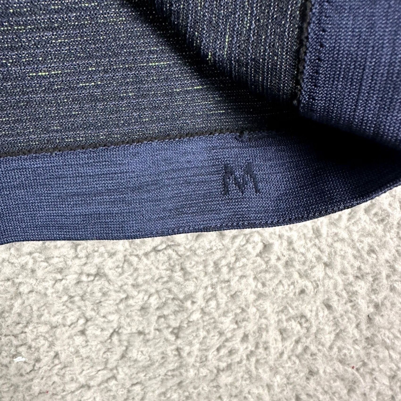 Lululemon Lululemon T-Shirt Tee Mens Medium Blue Neon Green Stripe Workout Logo Short Sleeve Crew Neck Athletic Breathable Size US M / EU 48-50 / 2 - 5 Thumbnail