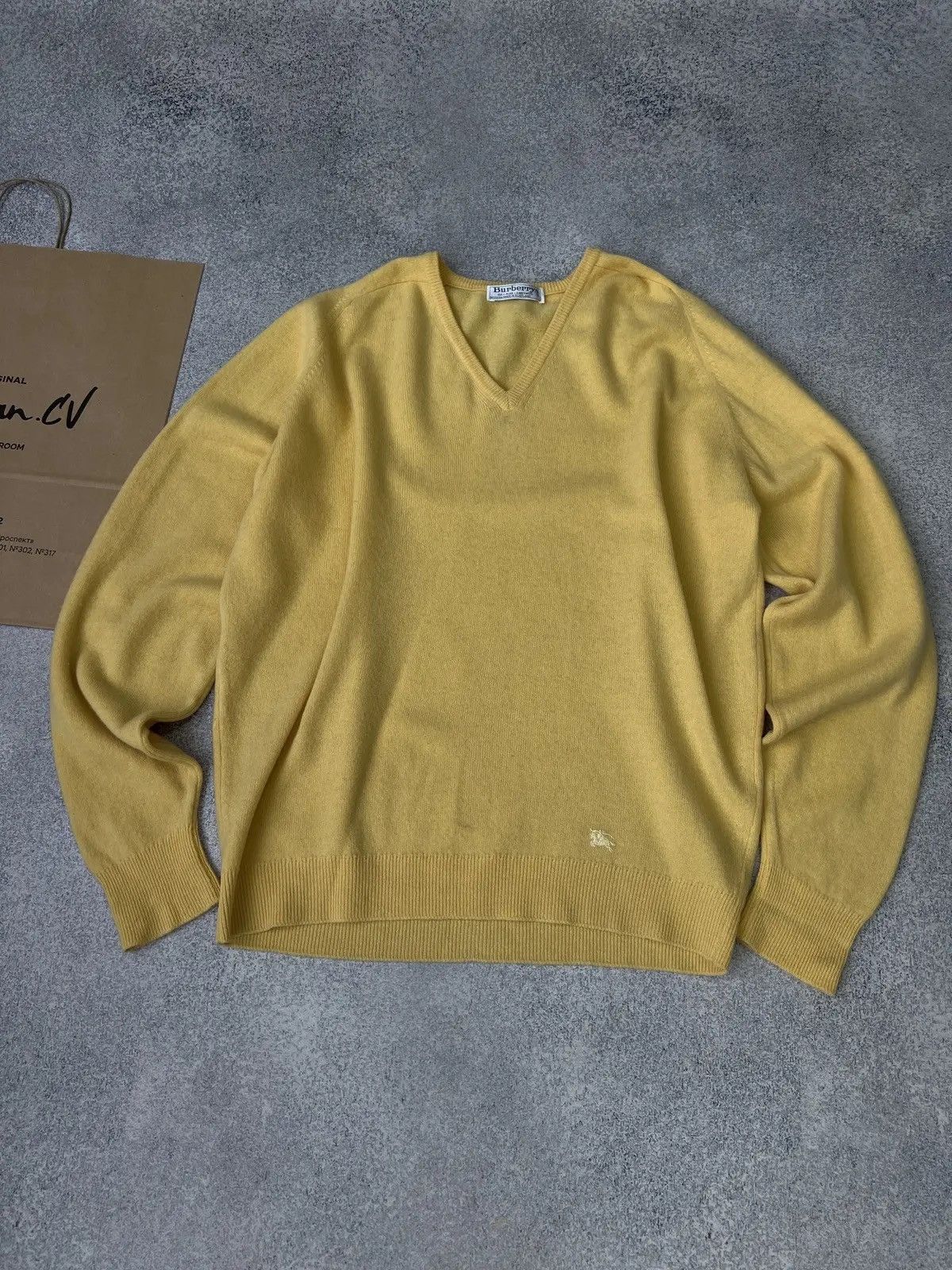 Burberry × Vintage Burberrys Vintage Wool Cashmere v-neck sweater Size US XL / EU 56 / 4 - 3 Thumbnail