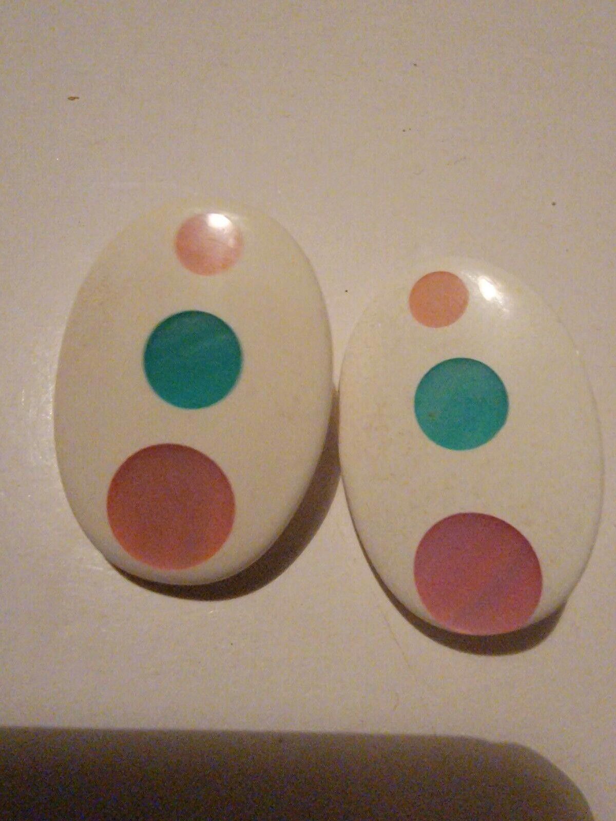 The Unbranded Brand Vintage Womens Earrings VTG Oval Enamel Polka Dot Stud Size ONE SIZE - 1 Thumbnail