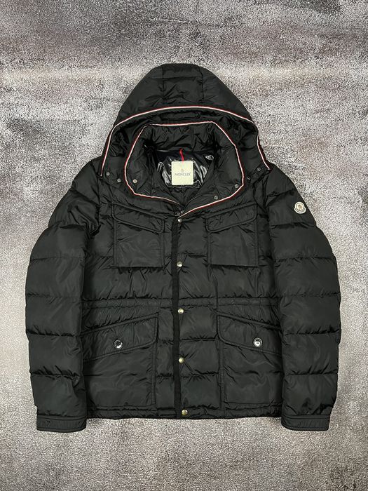 Moncler Moncler Millais giubbotto puffer hooded jacket | Grailed