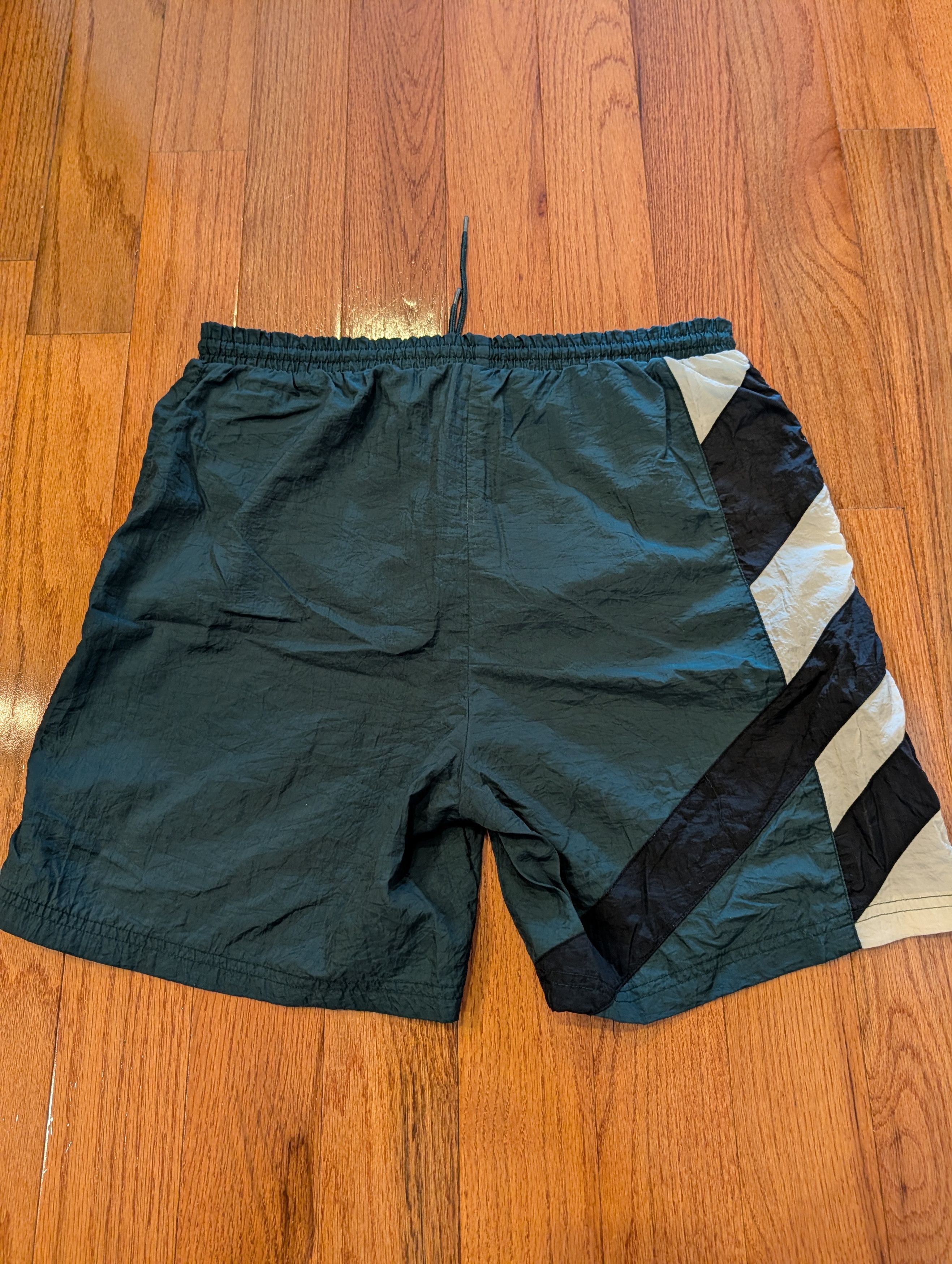 Reebok Vintage 90s Reebok Logo Blank Essential Small Nylon Shorts Size US 32 / EU 48 - 4 Thumbnail
