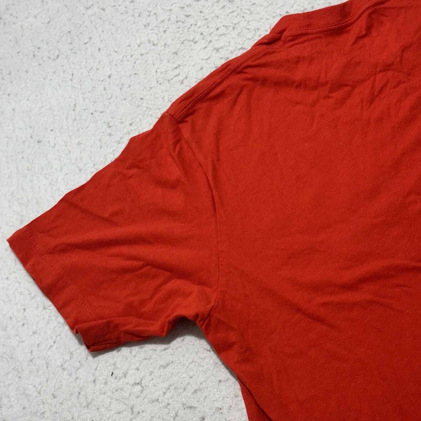 Uniqlo UNIQLO Disney Medium Mickey Mouse Pocket Square Red T Shirt Size US M / EU 48-50 / 2 - 12 Thumbnail
