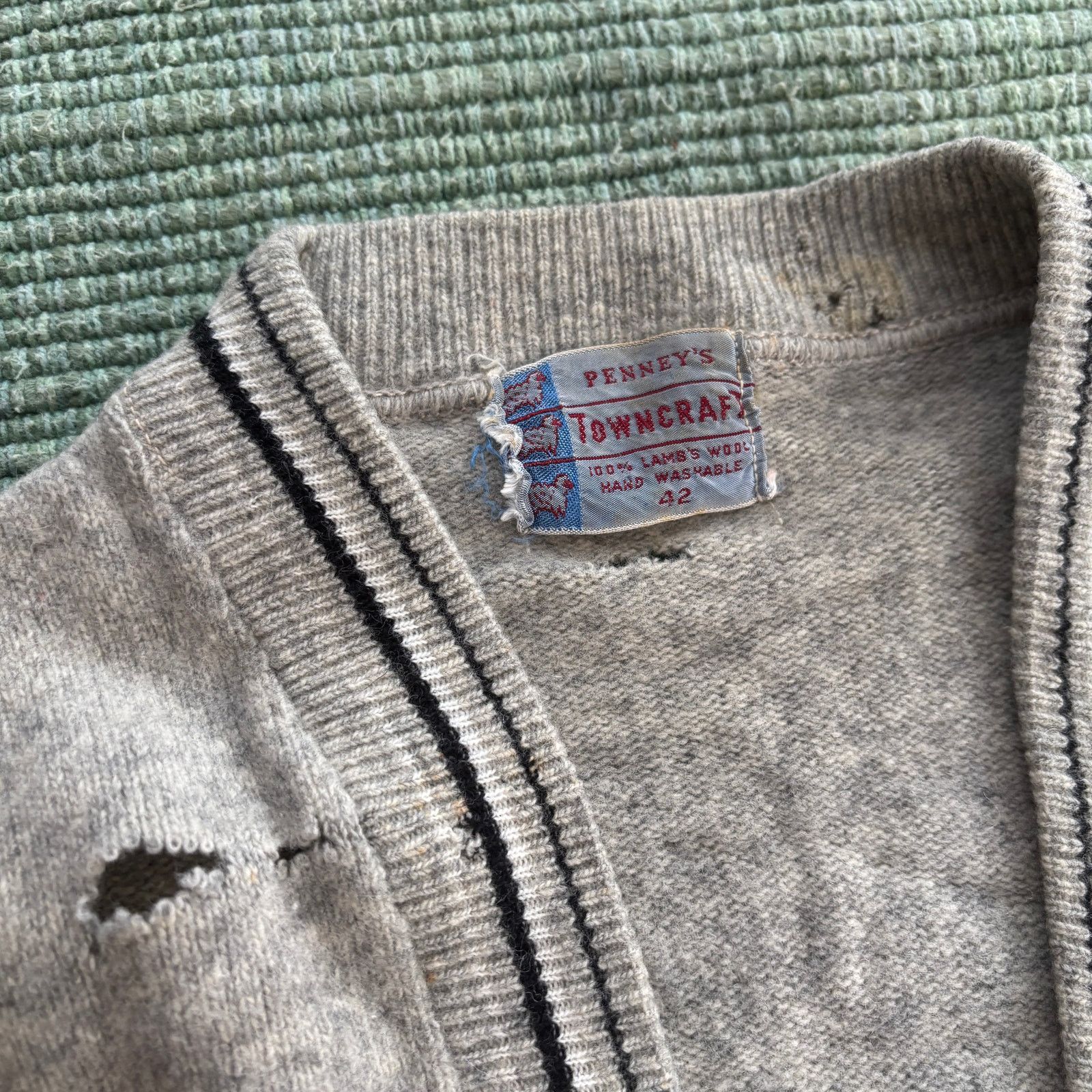 Towncraft × Vintage True vintage 60s gray distressed Towncraft cardigan sweater Size US M / EU 48-50 / 2 - 4 Thumbnail